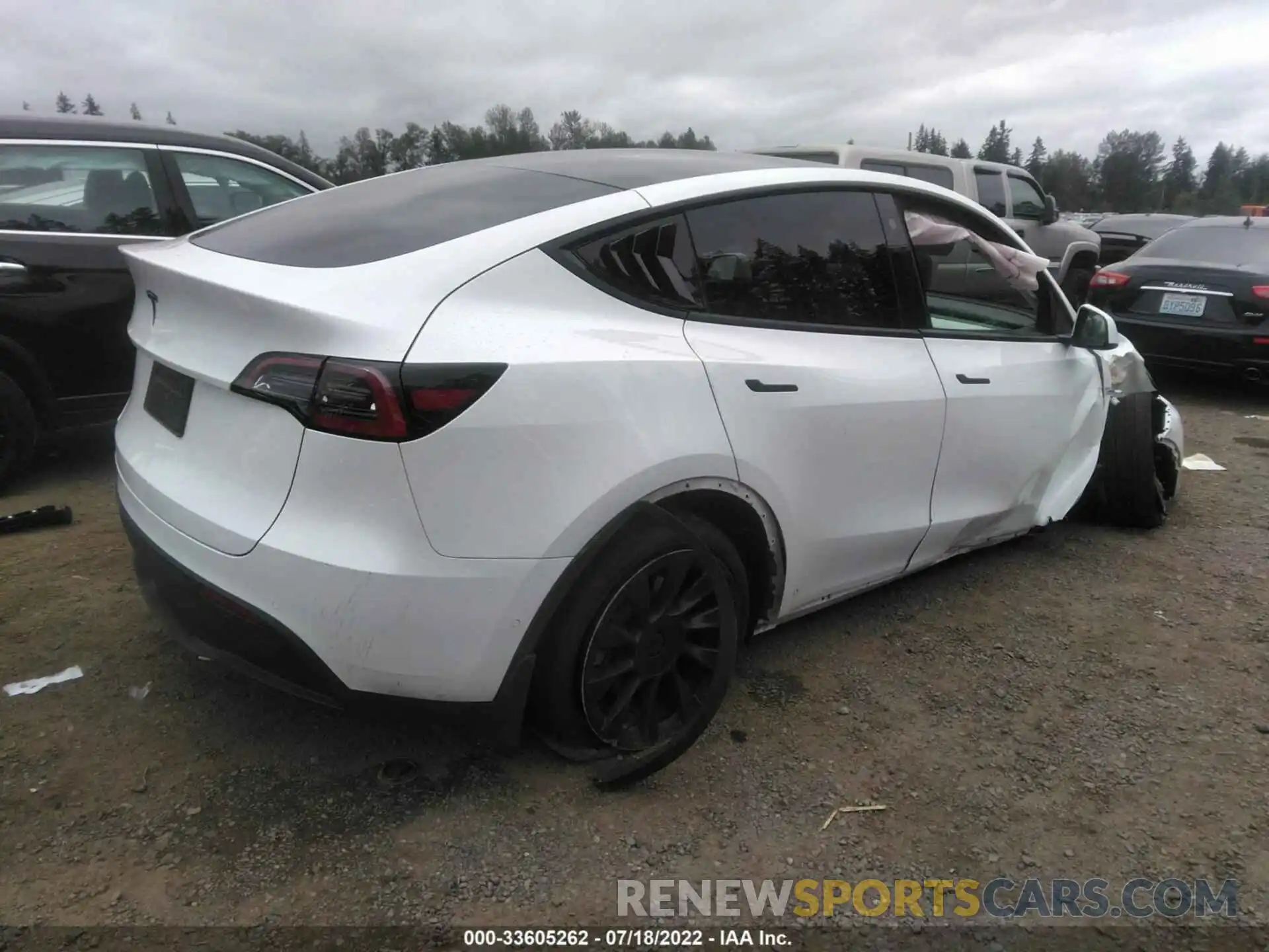 4 Photograph of a damaged car 5YJYGDEE8MF293356 TESLA MODEL Y 2021