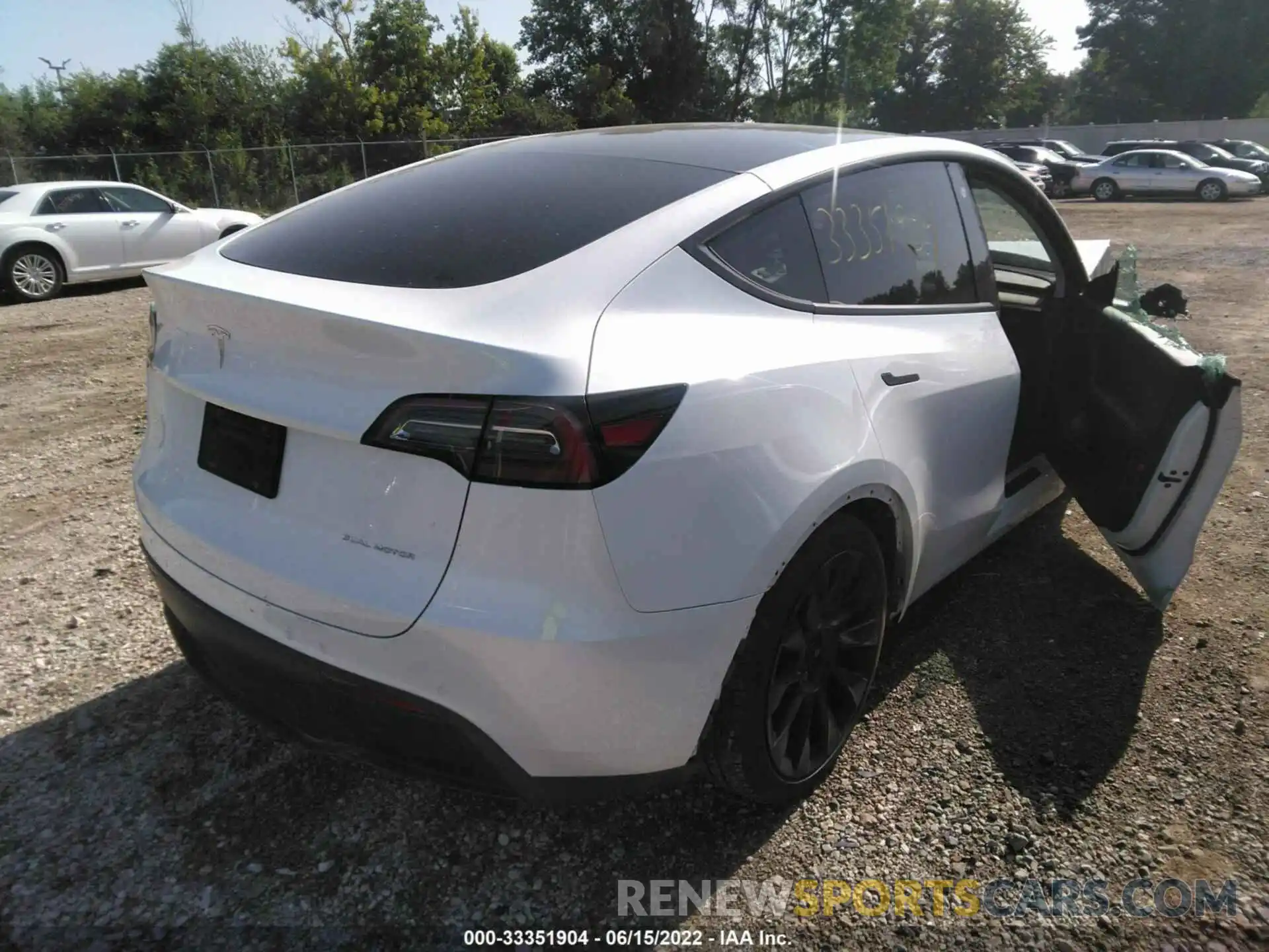 4 Фотография поврежденного автомобиля 5YJYGDEE8MF300001 TESLA MODEL Y 2021