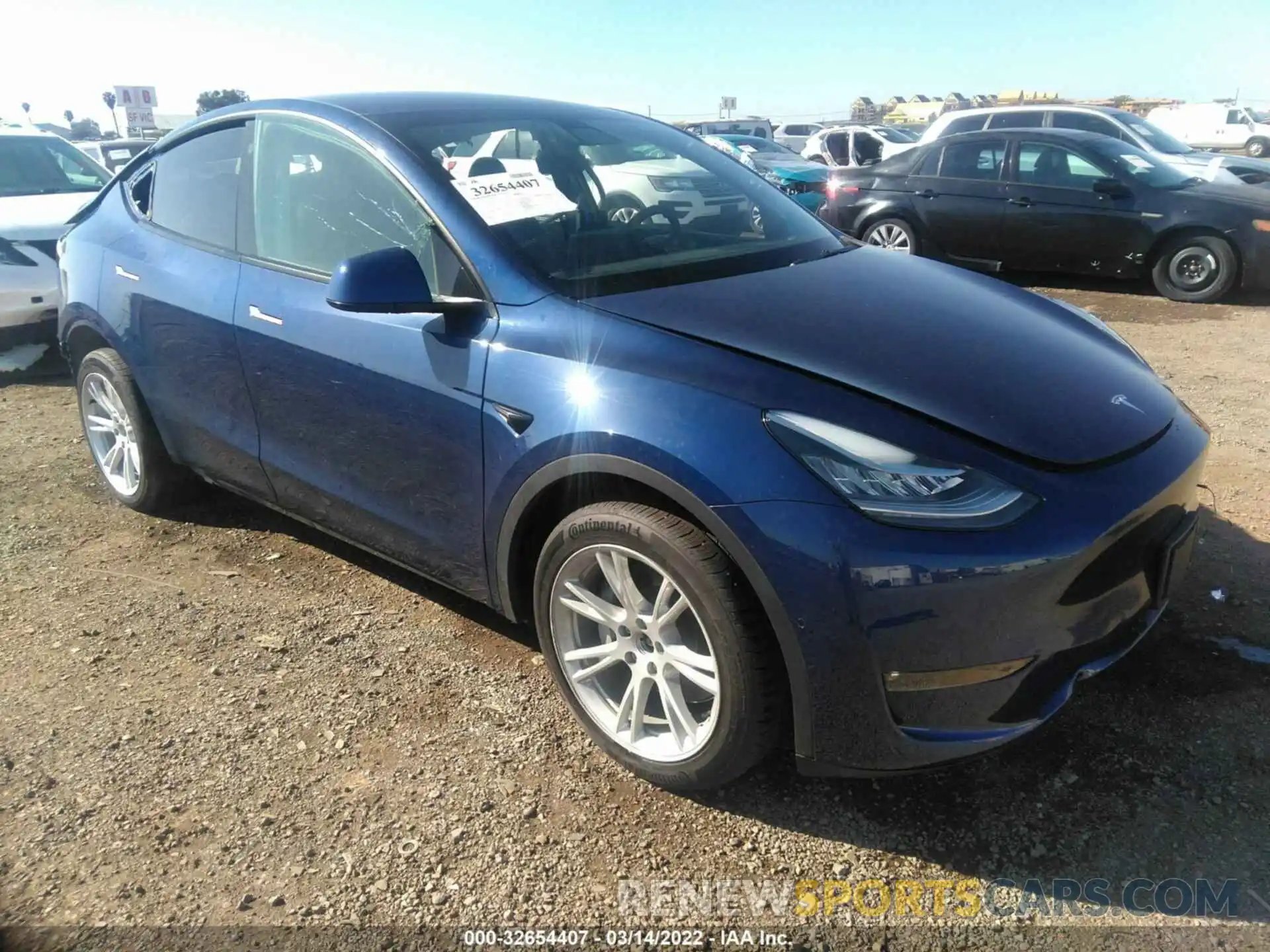 1 Photograph of a damaged car 5YJYGDEE8MF302623 TESLA MODEL Y 2021