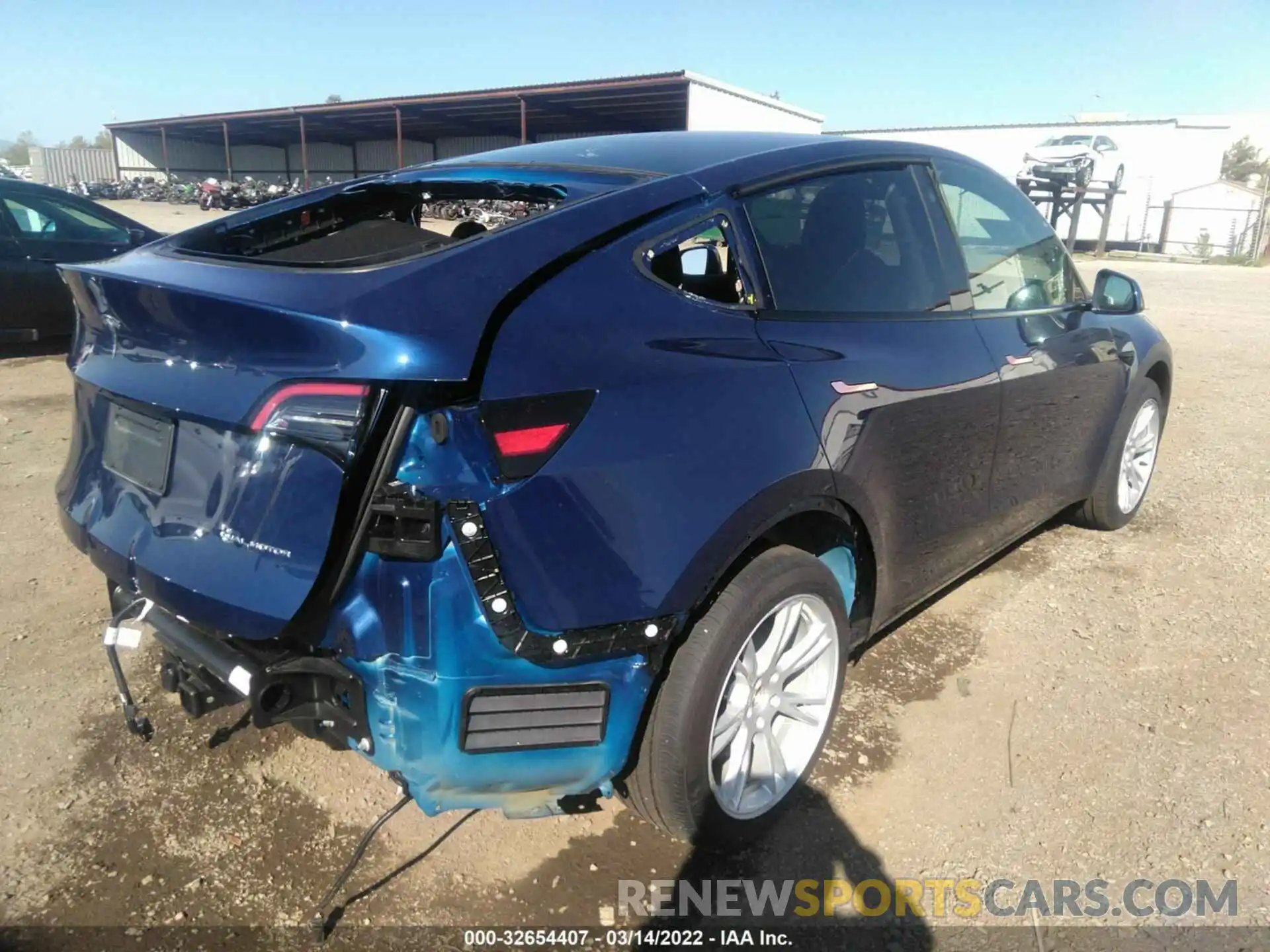 4 Photograph of a damaged car 5YJYGDEE8MF302623 TESLA MODEL Y 2021