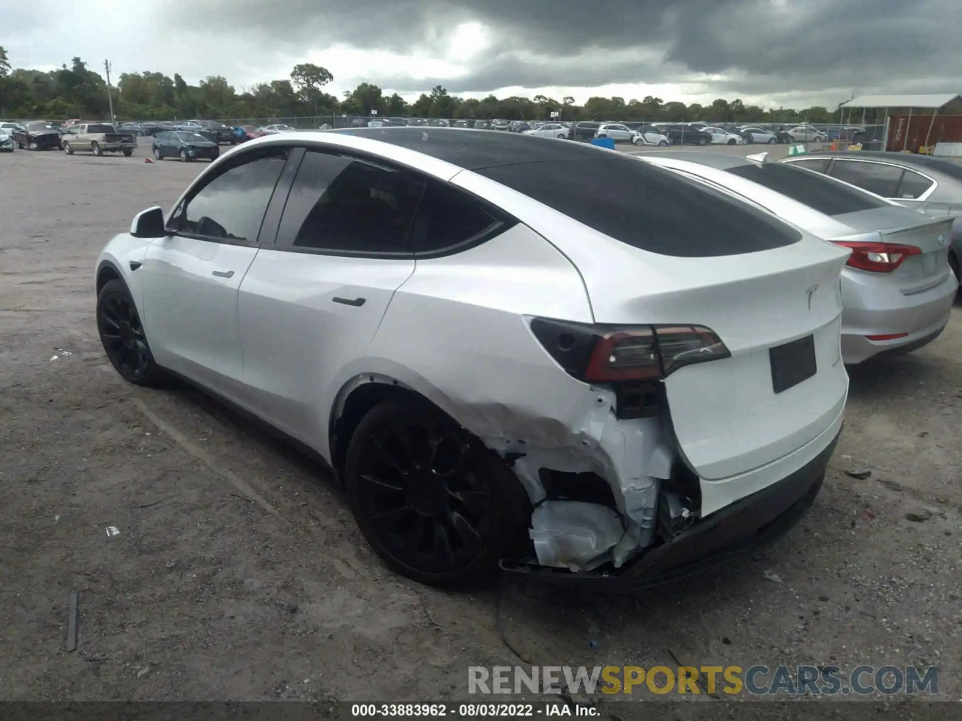 3 Photograph of a damaged car 5YJYGDEE8MF311399 TESLA MODEL Y 2021