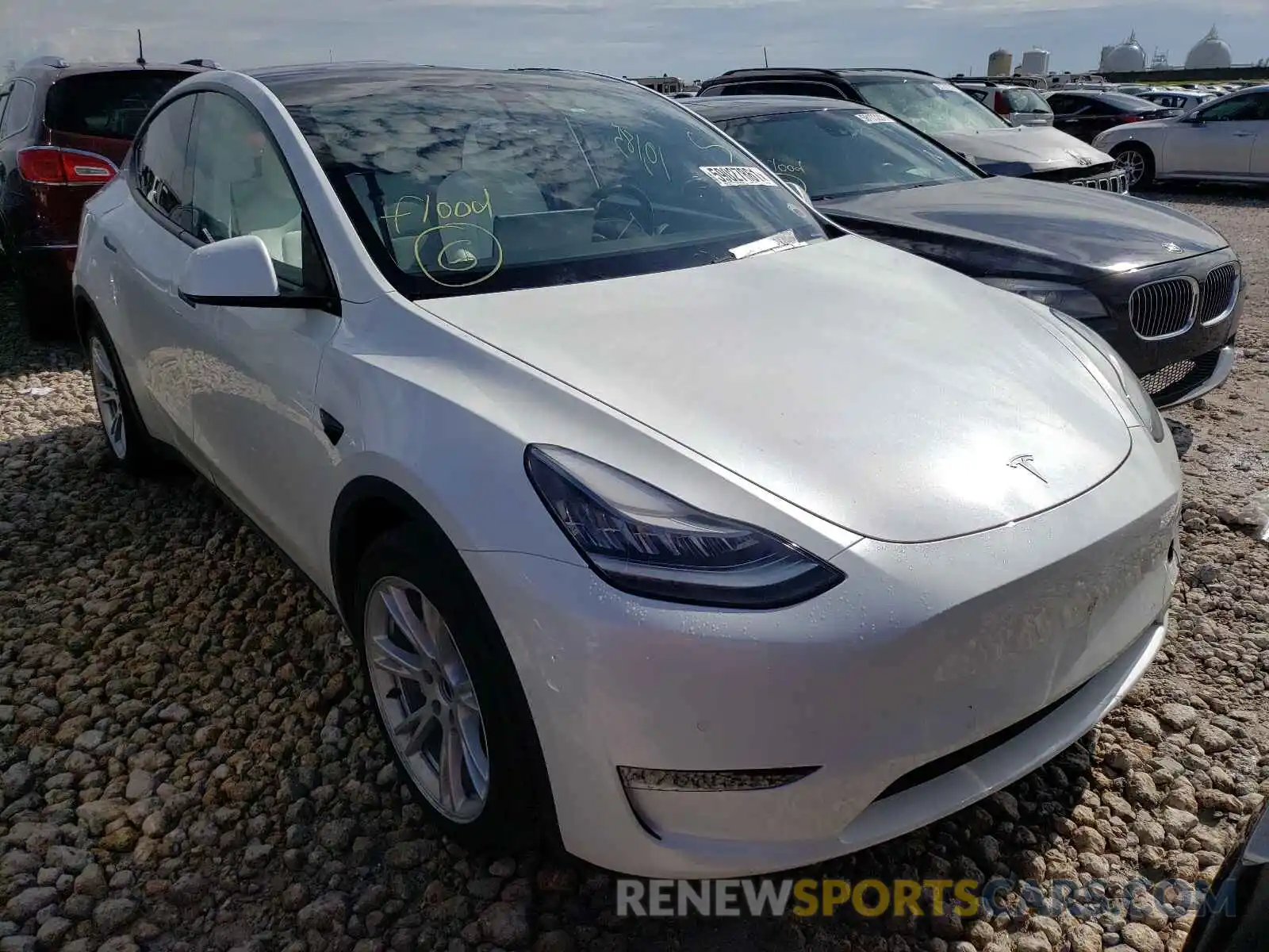 1 Photograph of a damaged car 5YJYGDEE9MF061056 TESLA MODEL Y 2021