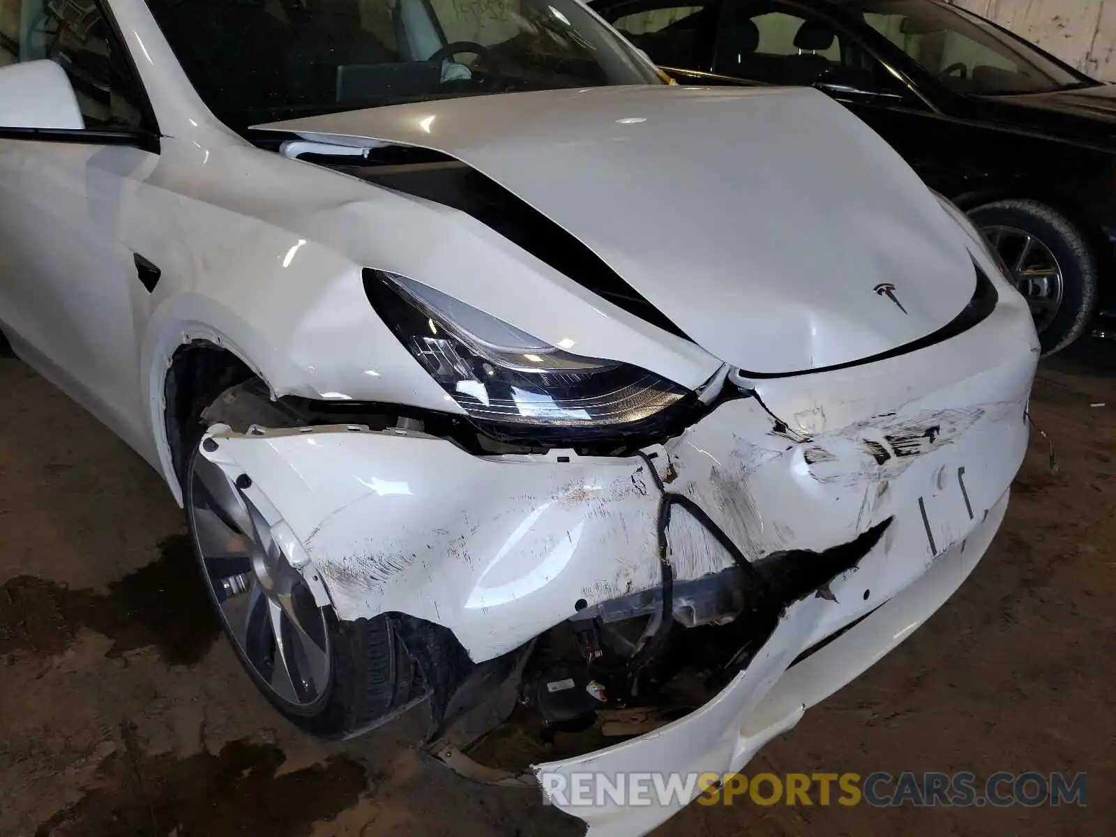 9 Photograph of a damaged car 5YJYGDEE9MF063406 TESLA MODEL Y 2021