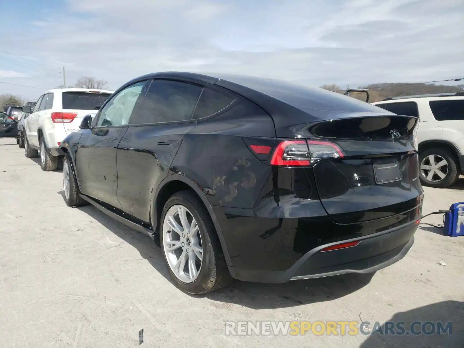 3 Photograph of a damaged car 5YJYGDEE9MF064815 TESLA MODEL Y 2021