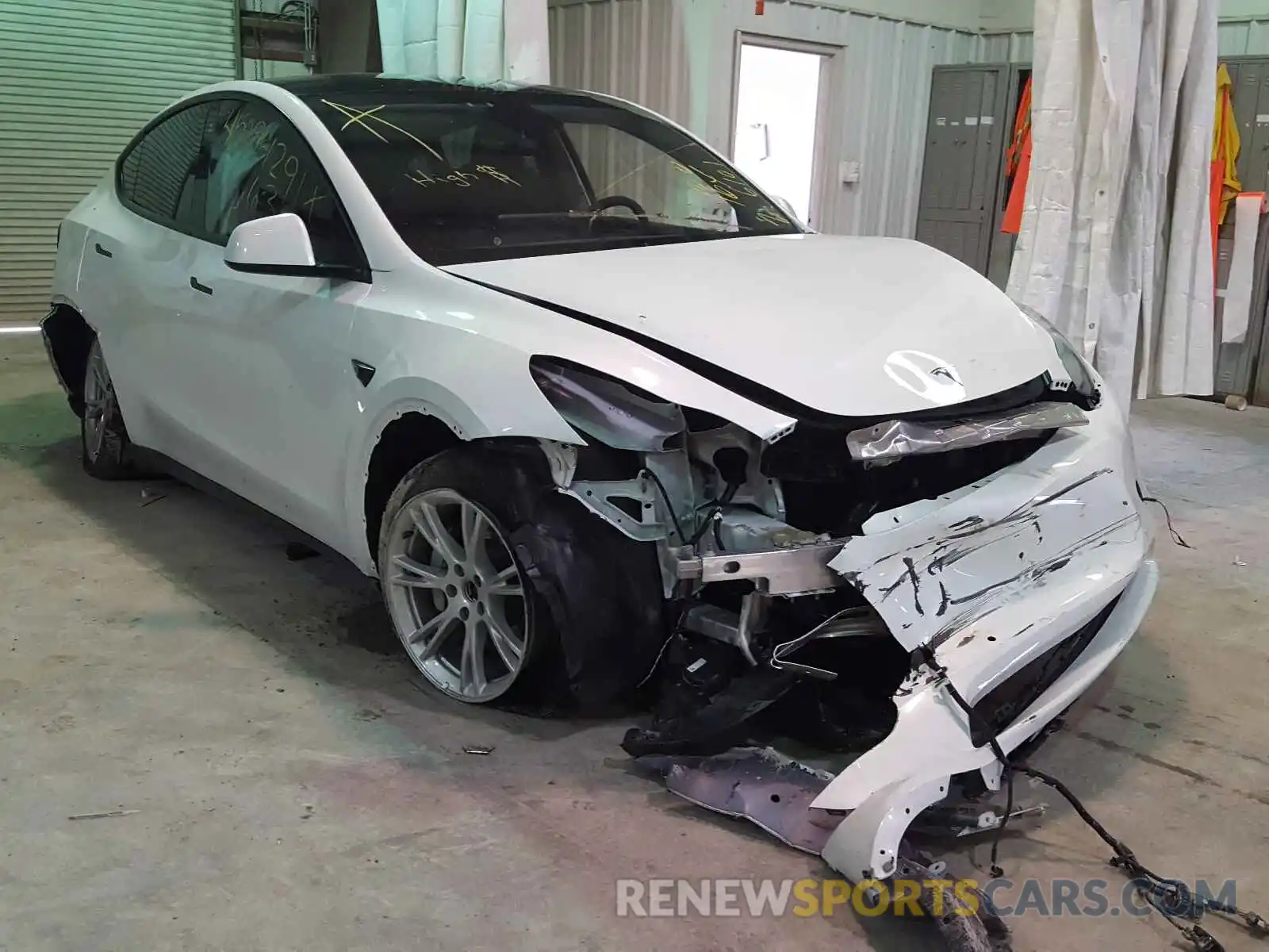 1 Photograph of a damaged car 5YJYGDEE9MF070114 TESLA MODEL Y 2021