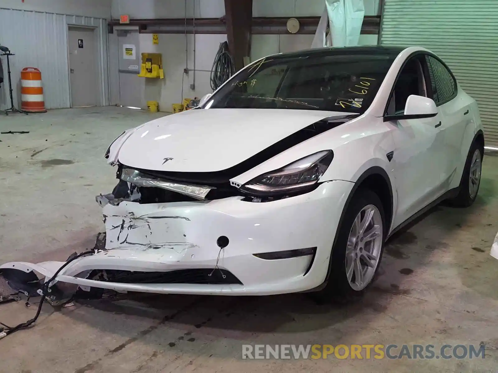 2 Photograph of a damaged car 5YJYGDEE9MF070114 TESLA MODEL Y 2021