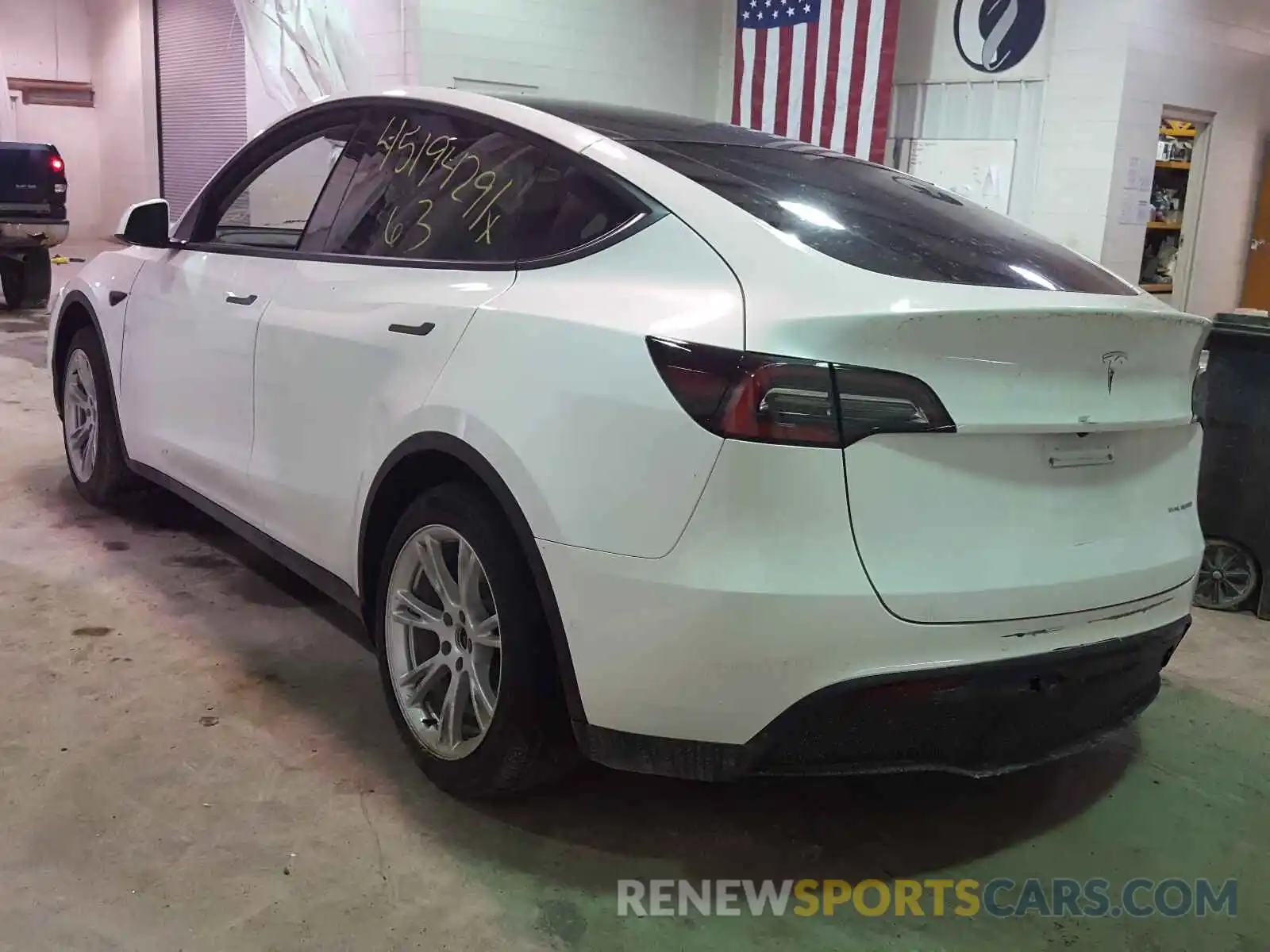 3 Photograph of a damaged car 5YJYGDEE9MF070114 TESLA MODEL Y 2021