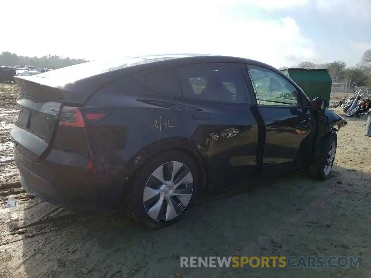 4 Photograph of a damaged car 5YJYGDEE9MF070503 TESLA MODEL Y 2021