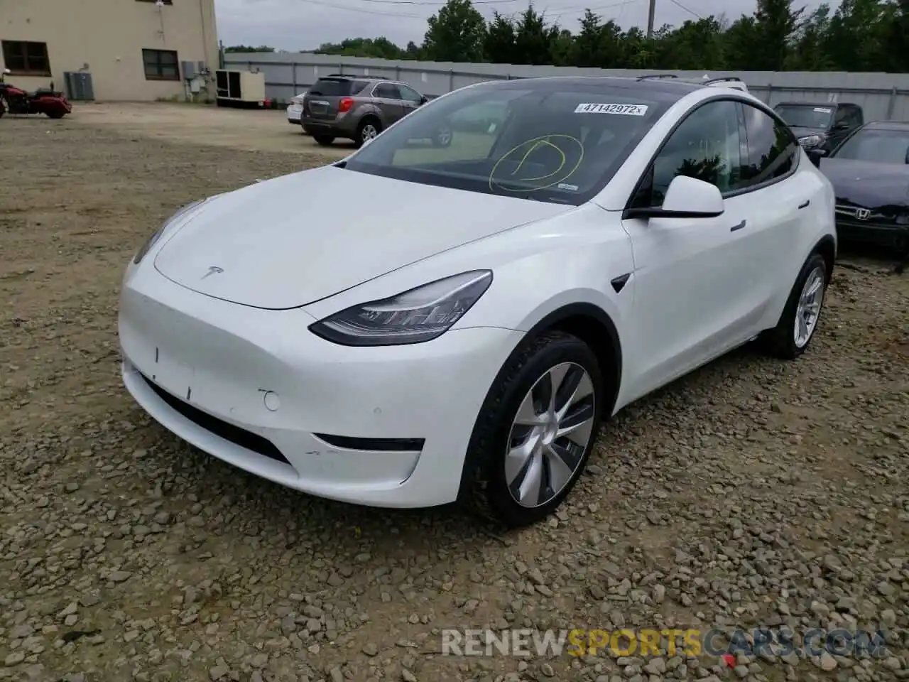 2 Photograph of a damaged car 5YJYGDEE9MF075202 TESLA MODEL Y 2021