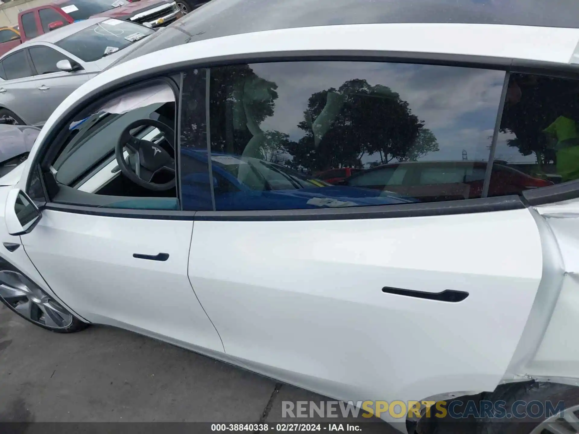 15 Photograph of a damaged car 5YJYGDEE9MF075605 TESLA MODEL Y 2021