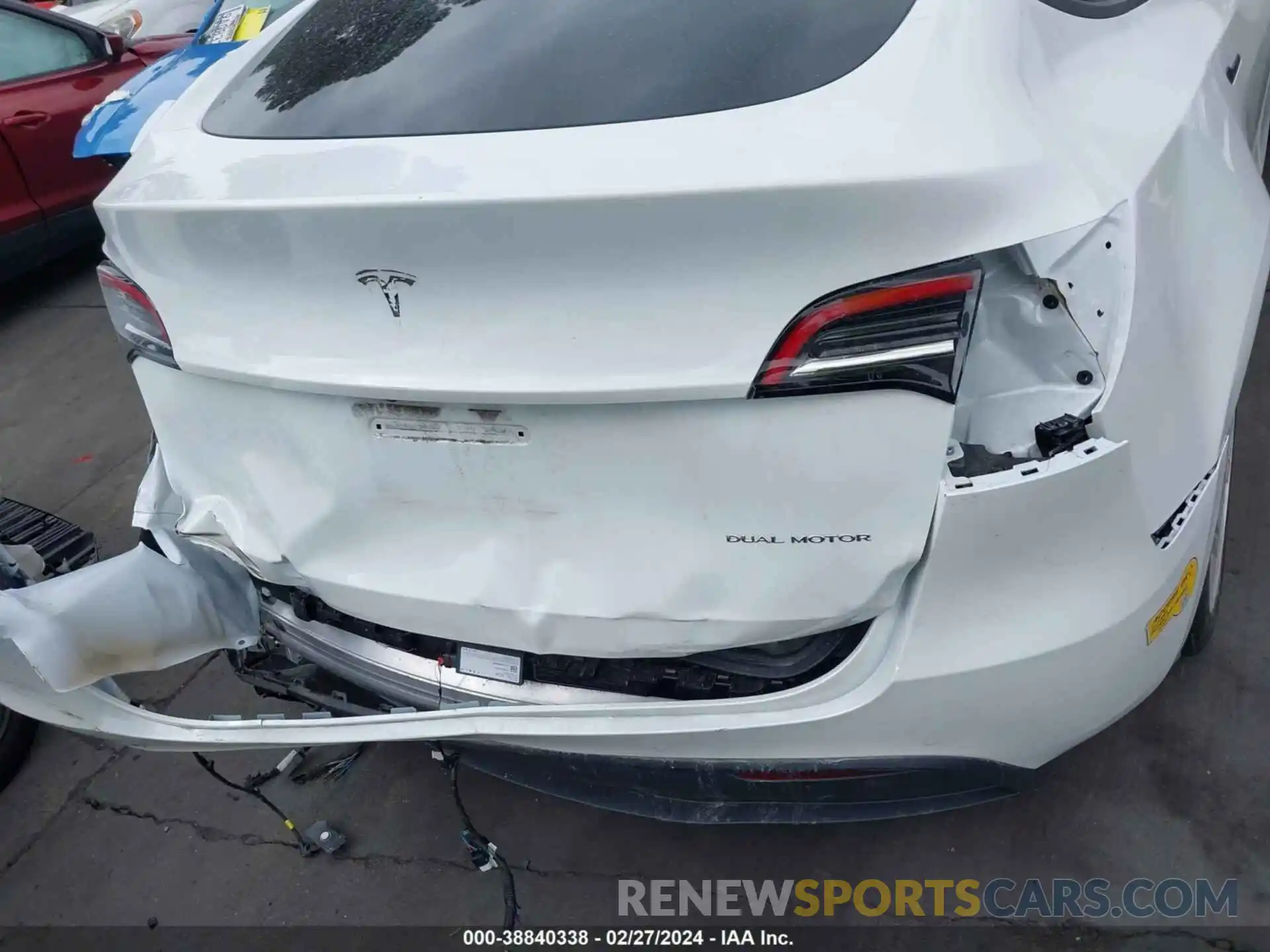 17 Photograph of a damaged car 5YJYGDEE9MF075605 TESLA MODEL Y 2021