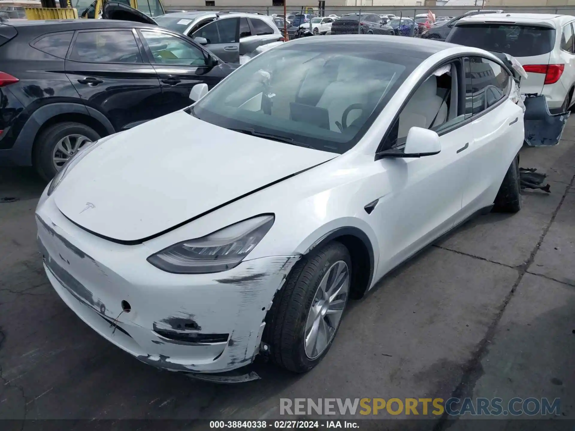 2 Photograph of a damaged car 5YJYGDEE9MF075605 TESLA MODEL Y 2021