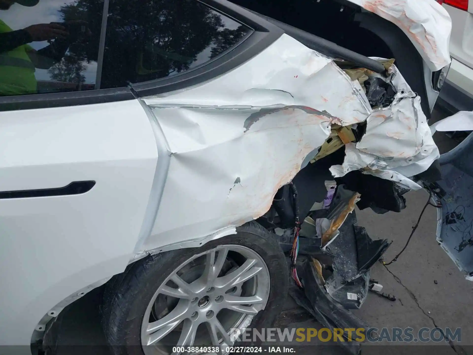 6 Photograph of a damaged car 5YJYGDEE9MF075605 TESLA MODEL Y 2021