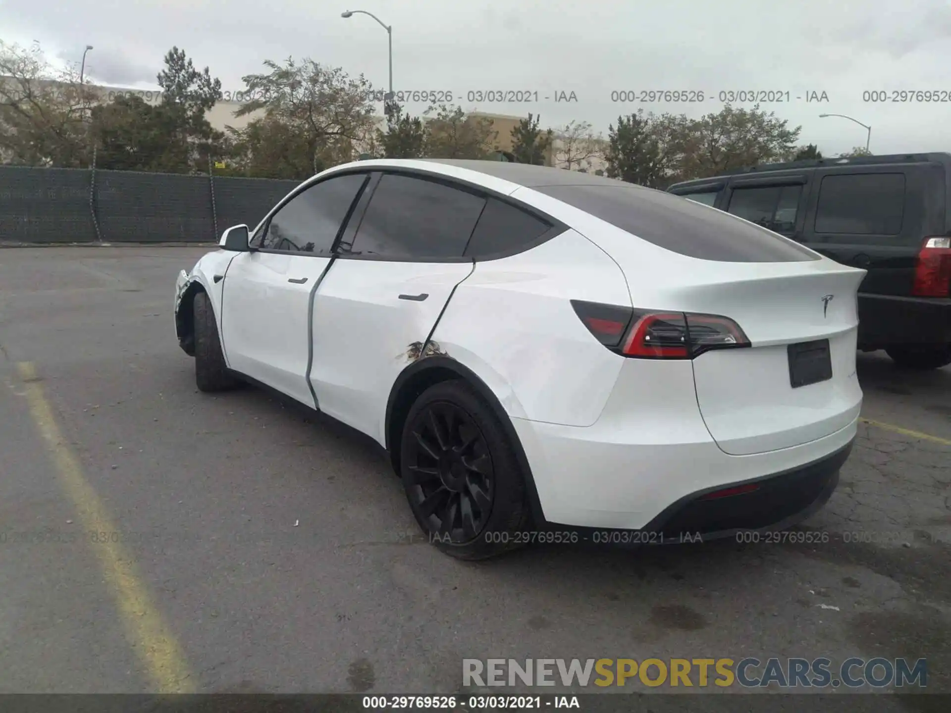 3 Photograph of a damaged car 5YJYGDEE9MF075815 TESLA MODEL Y 2021