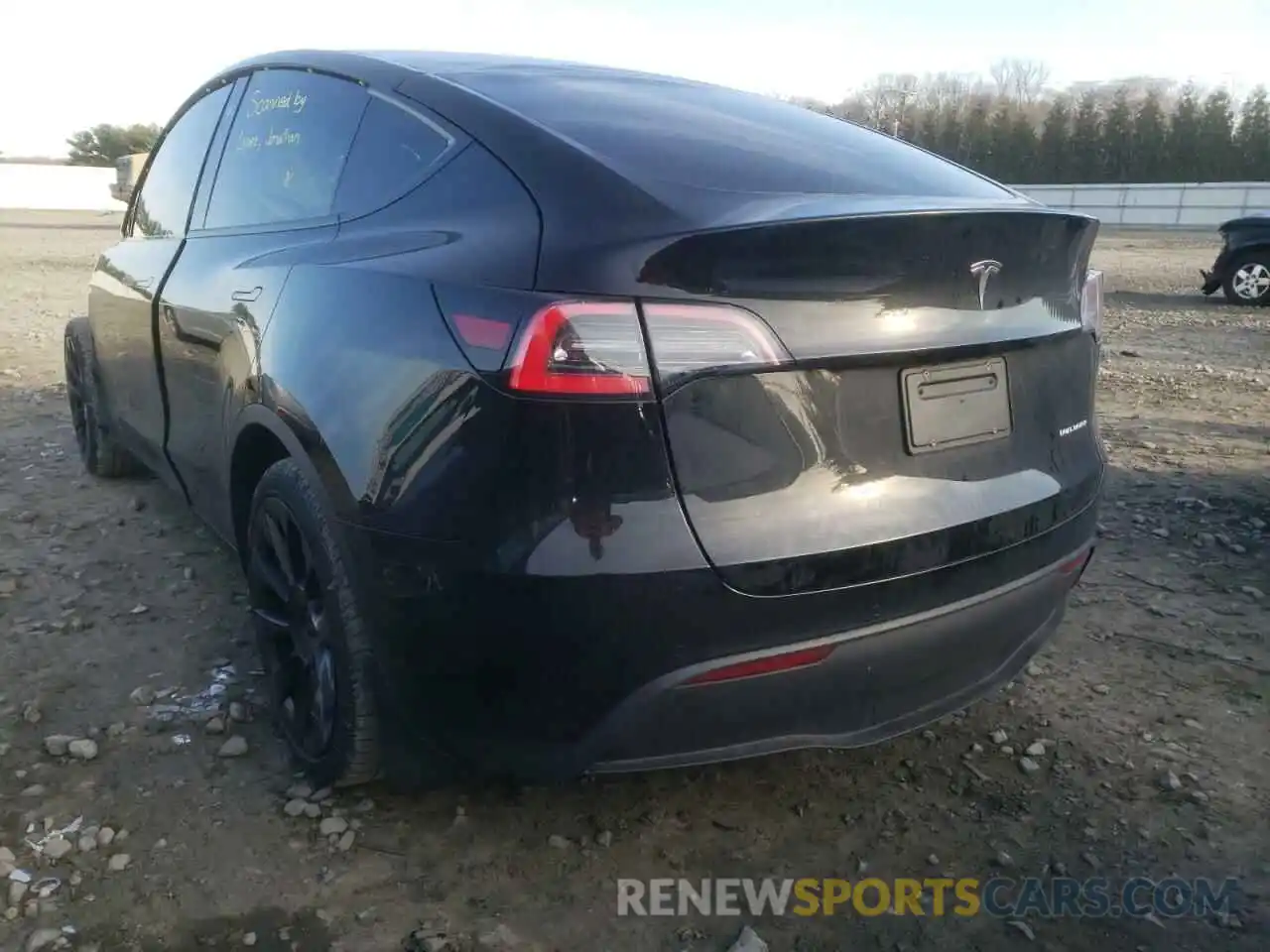 3 Photograph of a damaged car 5YJYGDEE9MF076589 TESLA MODEL Y 2021