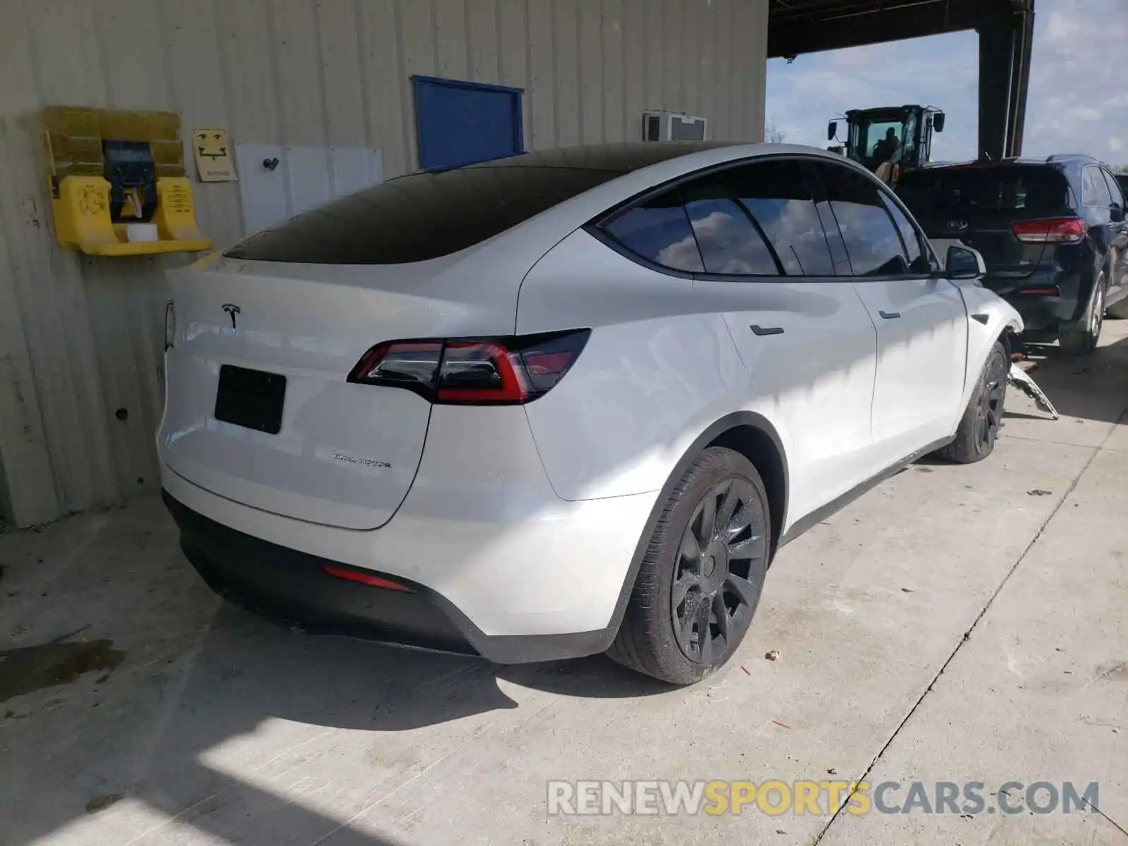 4 Photograph of a damaged car 5YJYGDEE9MF079721 TESLA MODEL Y 2021