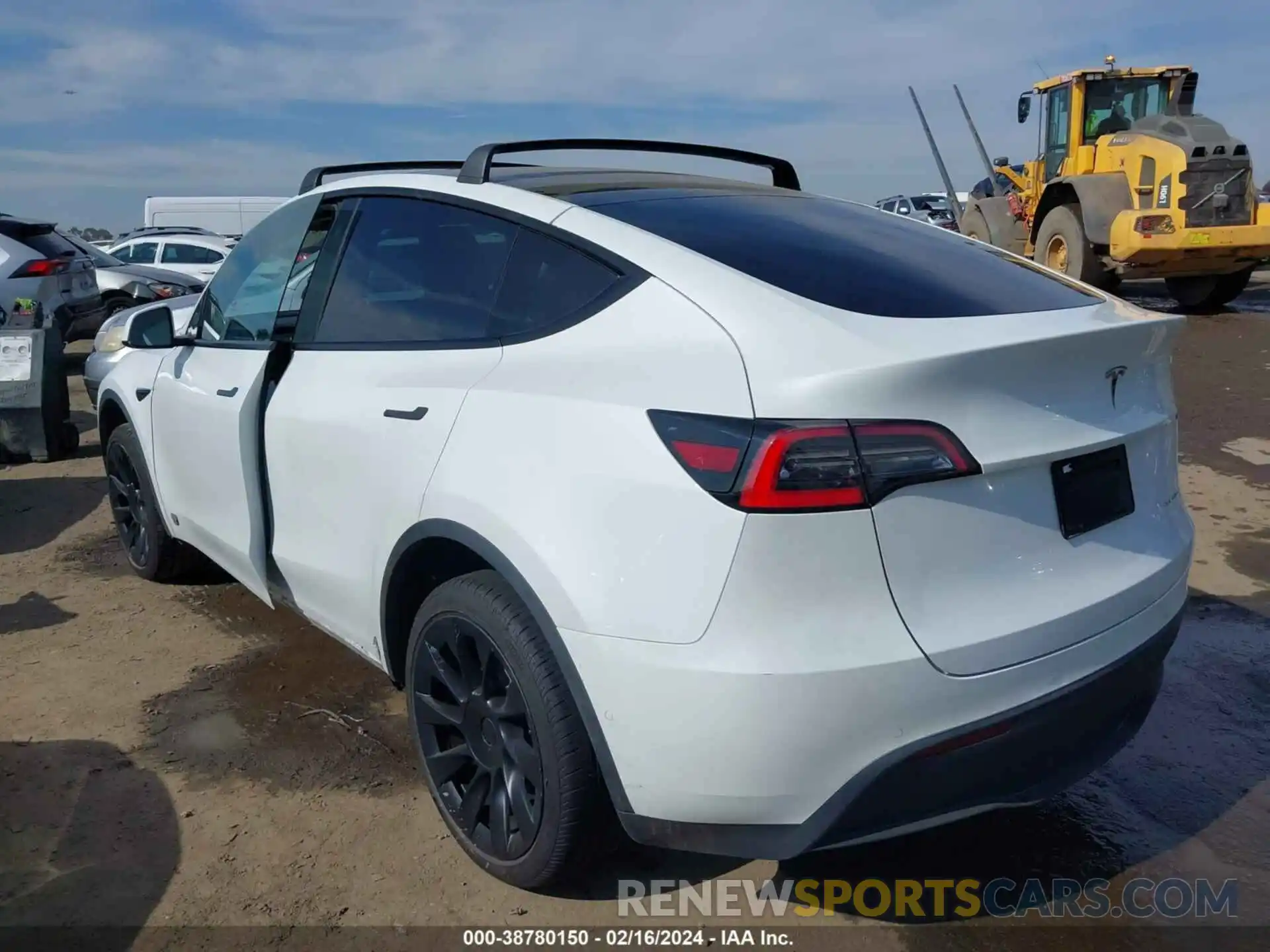 3 Photograph of a damaged car 5YJYGDEE9MF084742 TESLA MODEL Y 2021