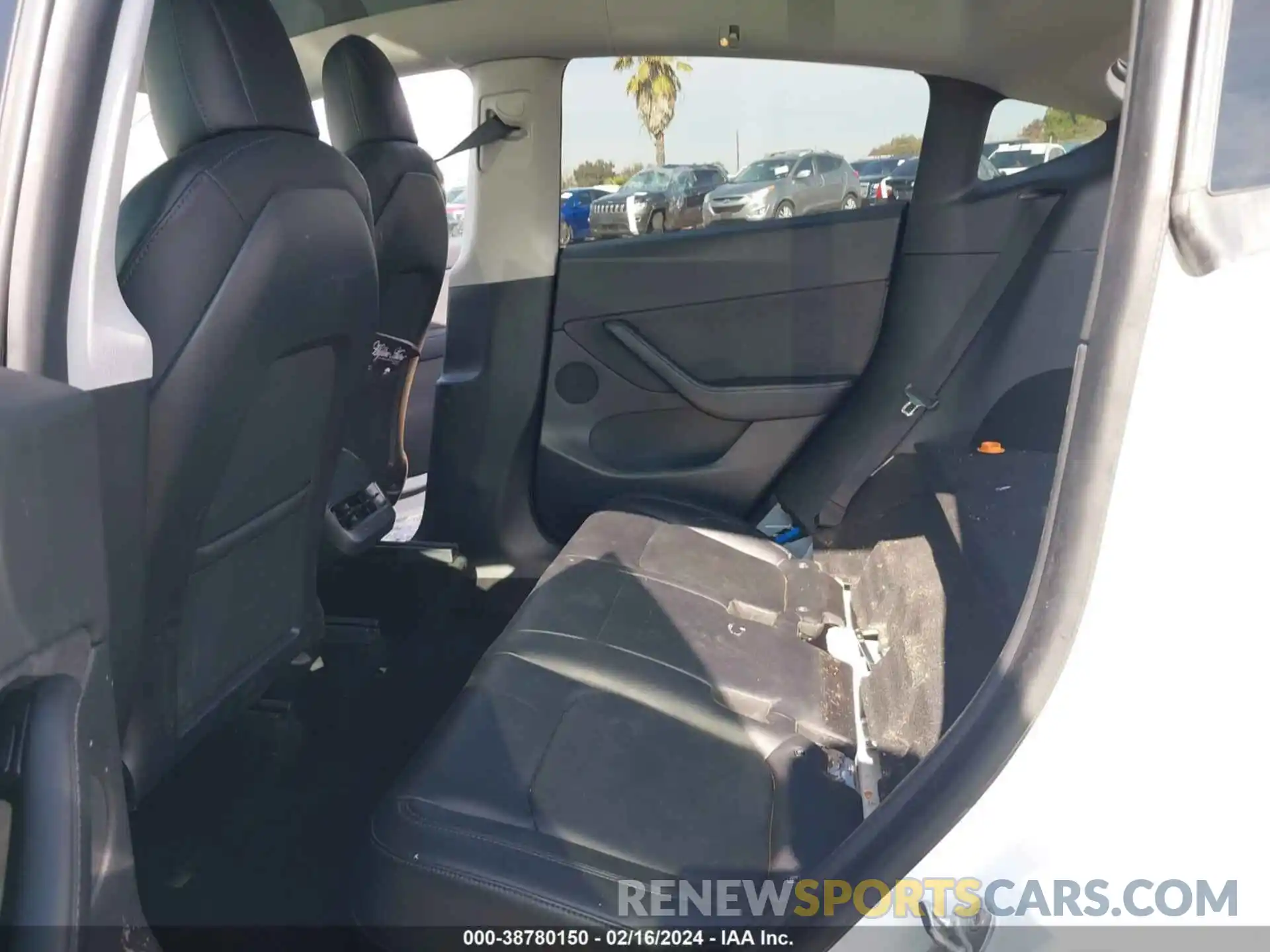 8 Photograph of a damaged car 5YJYGDEE9MF084742 TESLA MODEL Y 2021