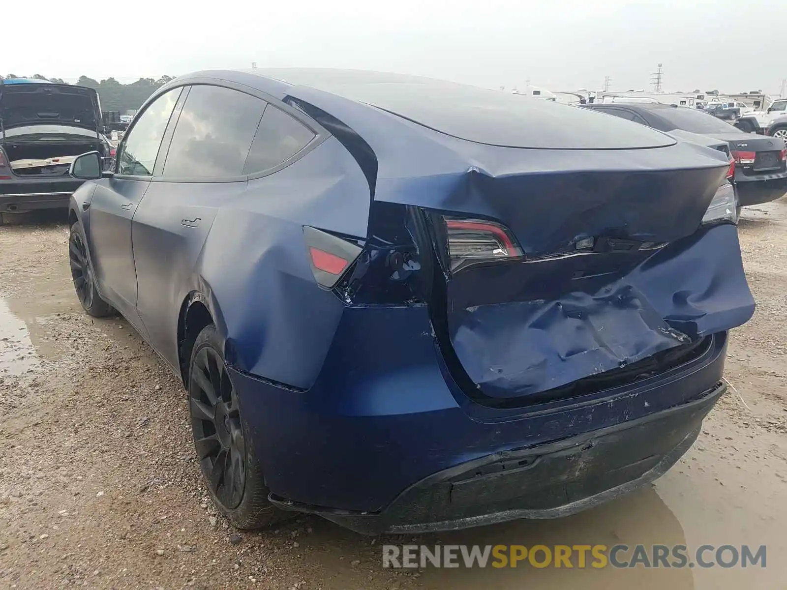 3 Photograph of a damaged car 5YJYGDEE9MF089598 TESLA MODEL Y 2021