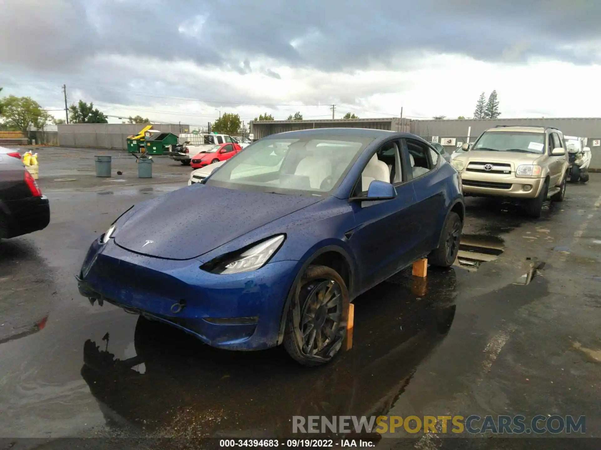 2 Photograph of a damaged car 5YJYGDEE9MF093201 TESLA MODEL Y 2021