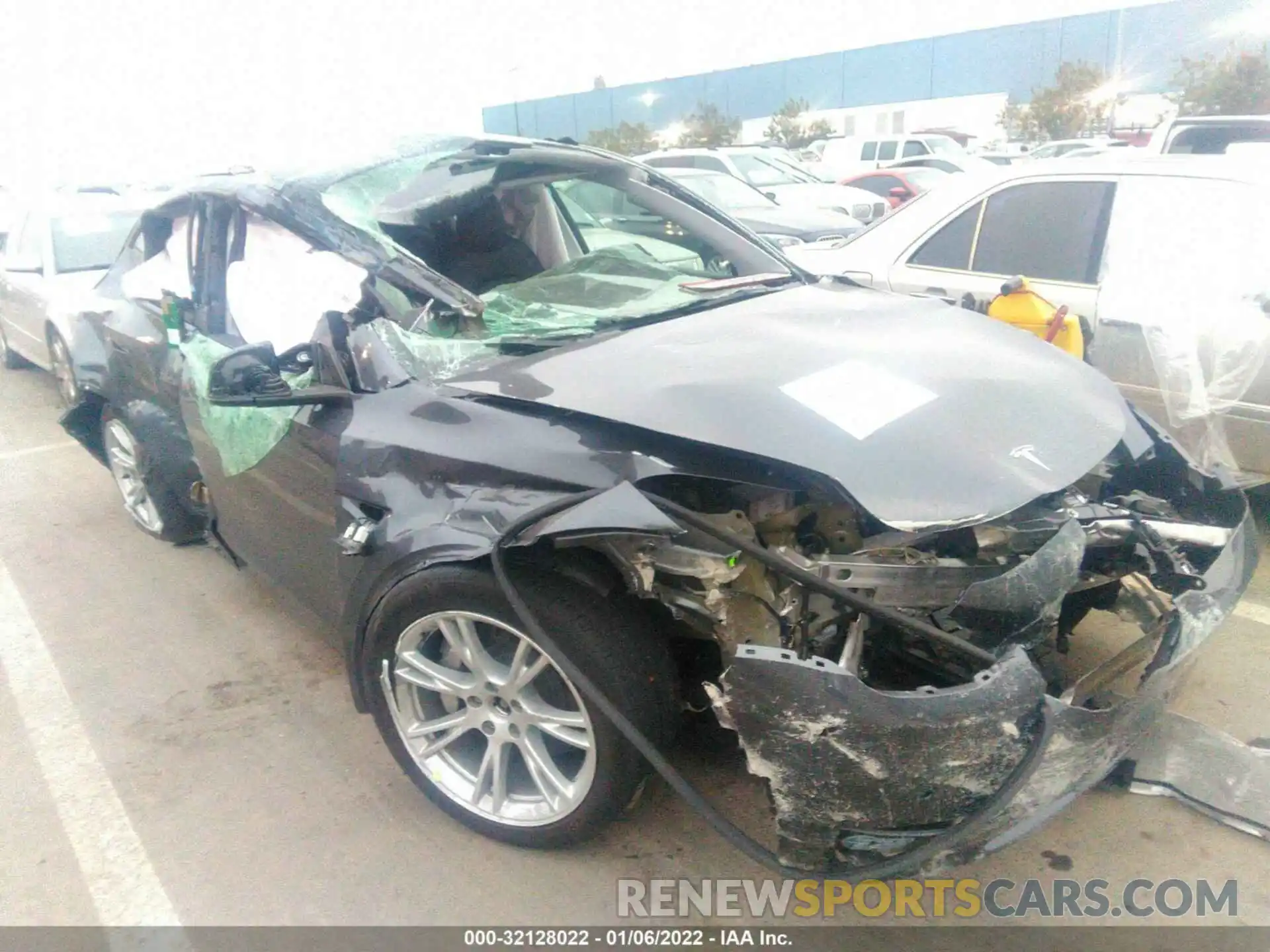 1 Photograph of a damaged car 5YJYGDEE9MF093800 TESLA MODEL Y 2021