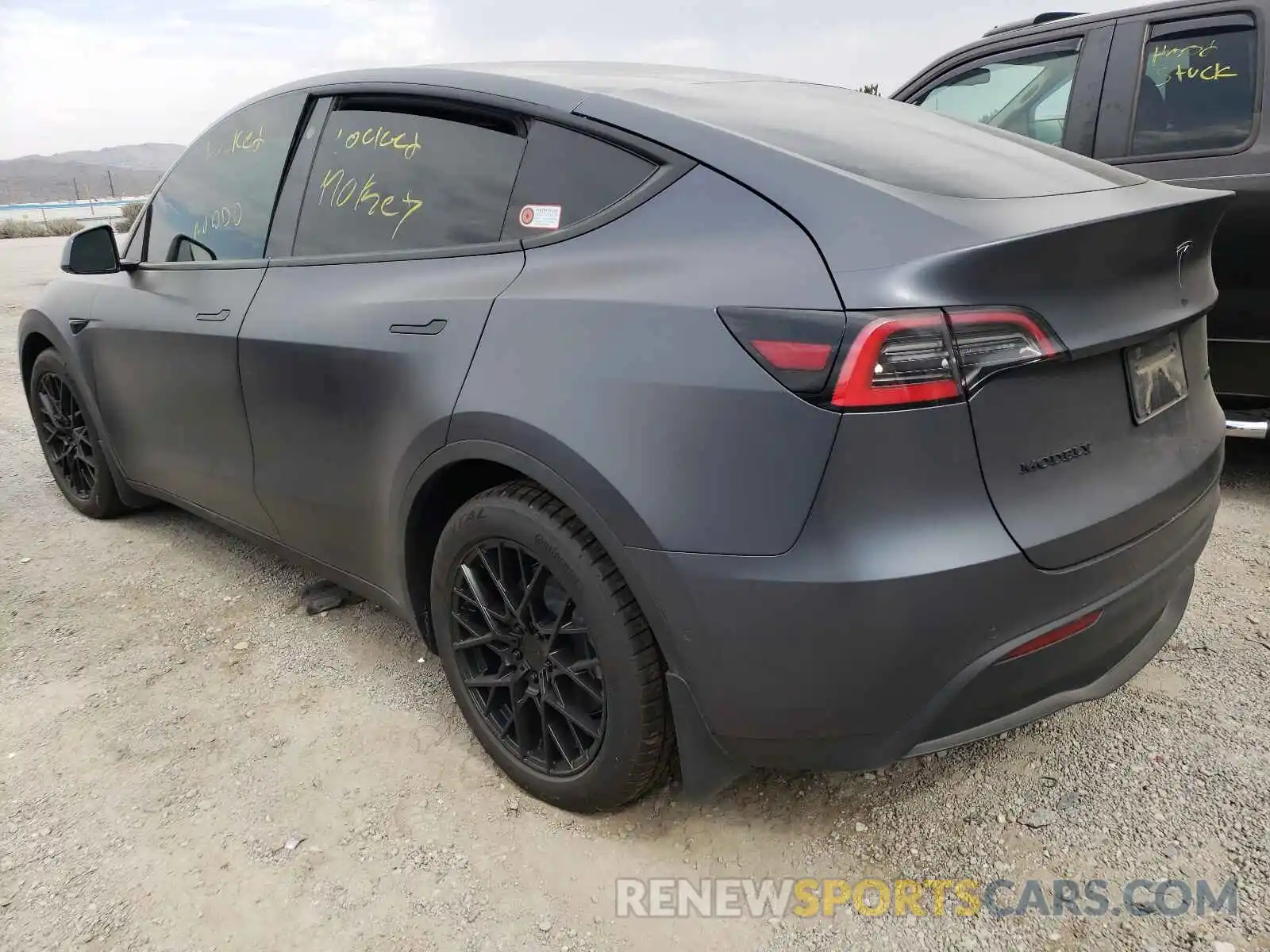 3 Photograph of a damaged car 5YJYGDEE9MF094610 TESLA MODEL Y 2021