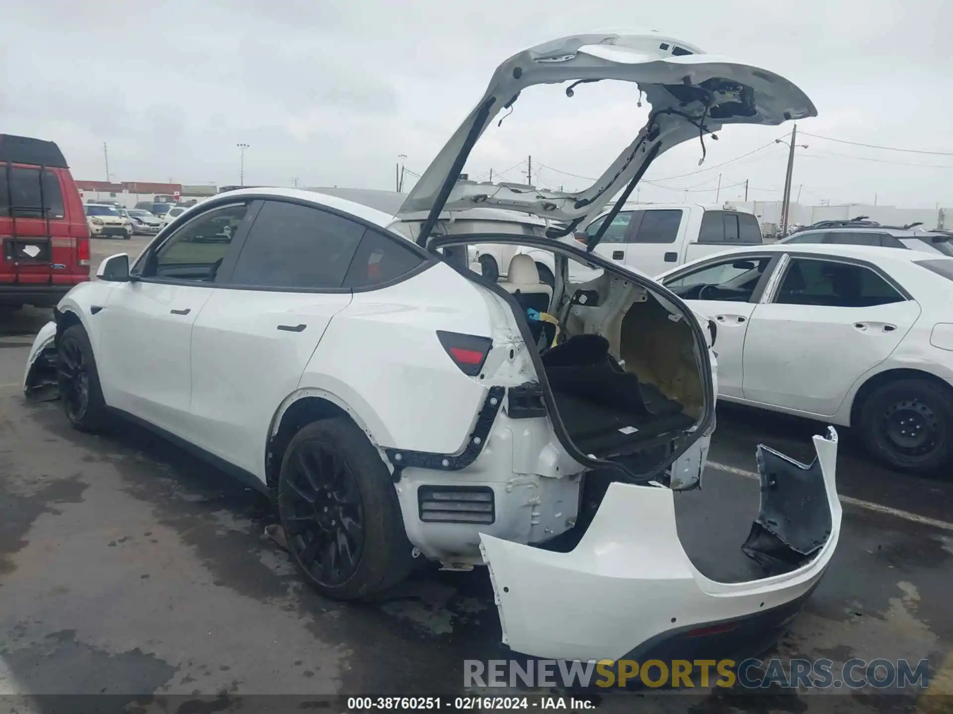 3 Photograph of a damaged car 5YJYGDEE9MF095837 TESLA MODEL Y 2021