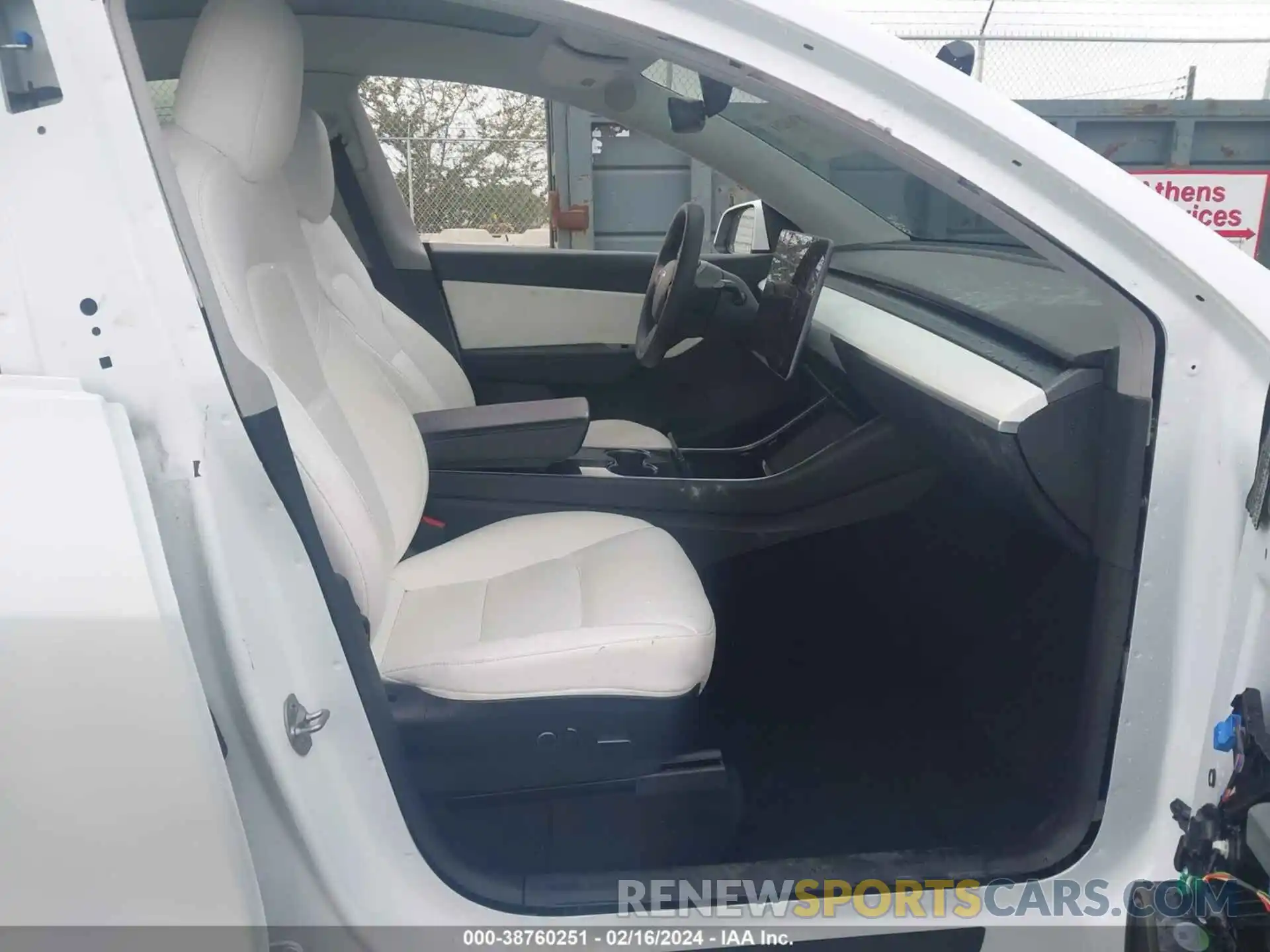 5 Photograph of a damaged car 5YJYGDEE9MF095837 TESLA MODEL Y 2021