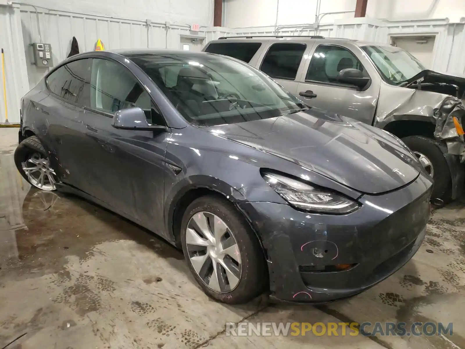 1 Photograph of a damaged car 5YJYGDEE9MF106609 TESLA MODEL Y 2021