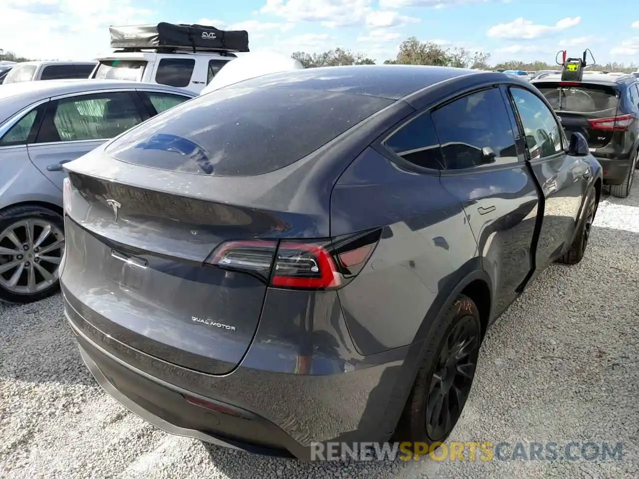 4 Photograph of a damaged car 5YJYGDEE9MF108585 TESLA MODEL Y 2021