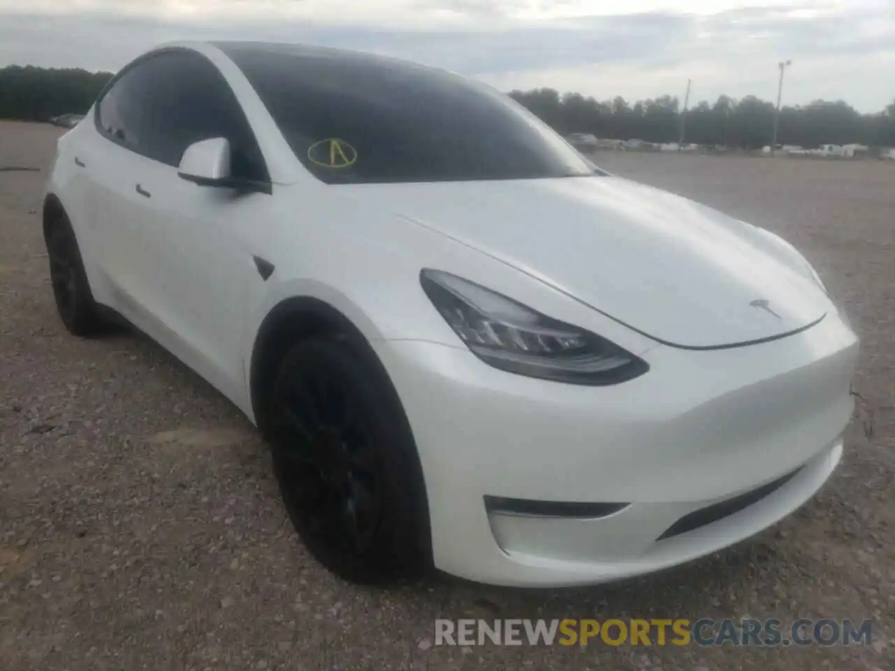 1 Photograph of a damaged car 5YJYGDEE9MF113267 TESLA MODEL Y 2021