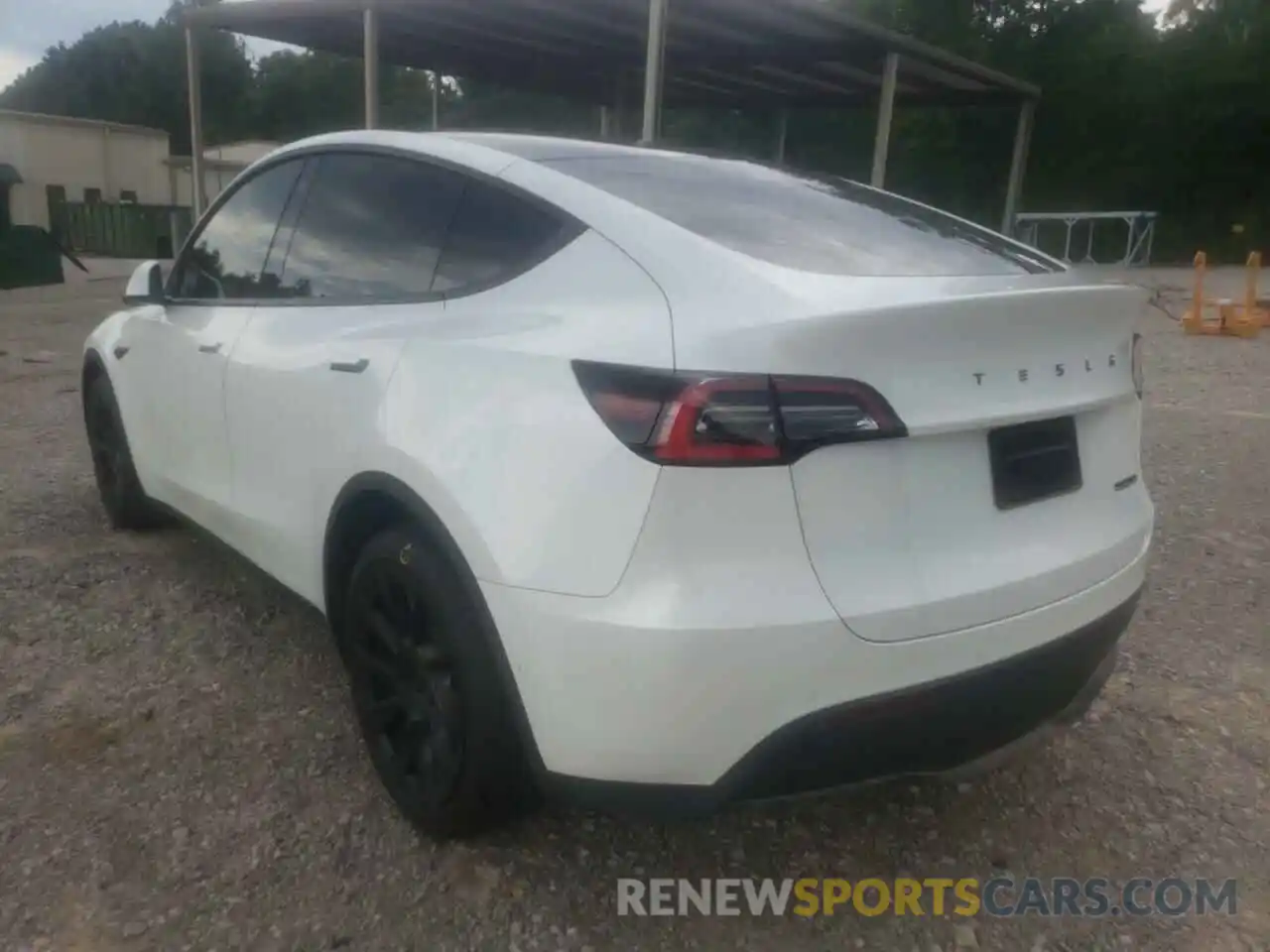 3 Photograph of a damaged car 5YJYGDEE9MF113267 TESLA MODEL Y 2021