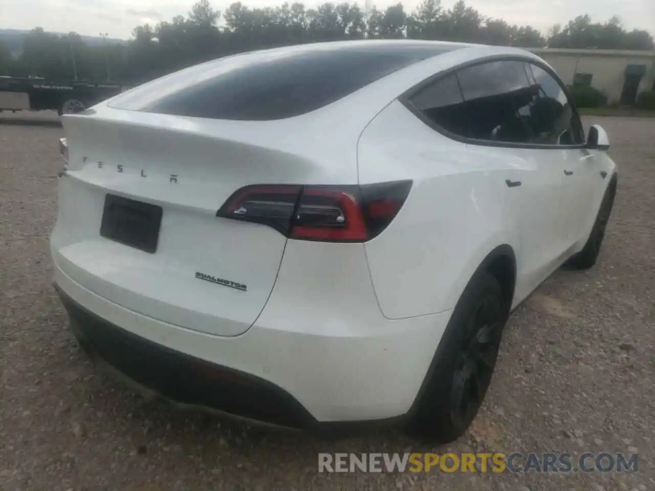 4 Photograph of a damaged car 5YJYGDEE9MF113267 TESLA MODEL Y 2021