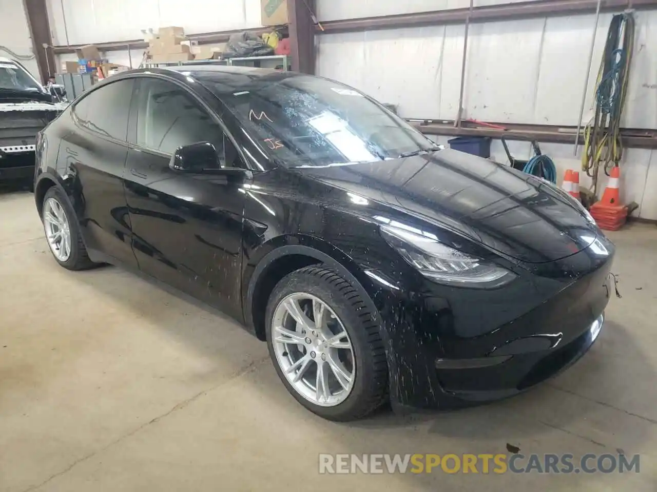 1 Photograph of a damaged car 5YJYGDEE9MF121384 TESLA MODEL Y 2021