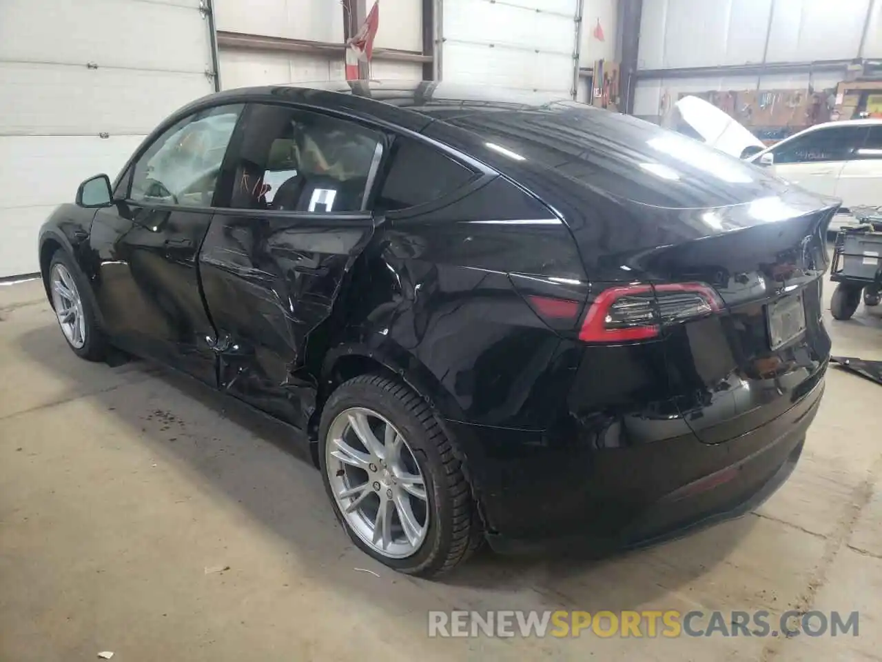 3 Photograph of a damaged car 5YJYGDEE9MF121384 TESLA MODEL Y 2021