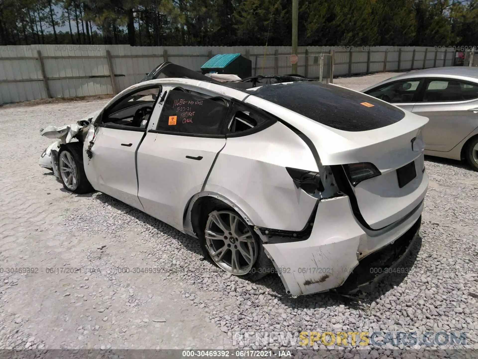 3 Photograph of a damaged car 5YJYGDEE9MF124883 TESLA MODEL Y 2021