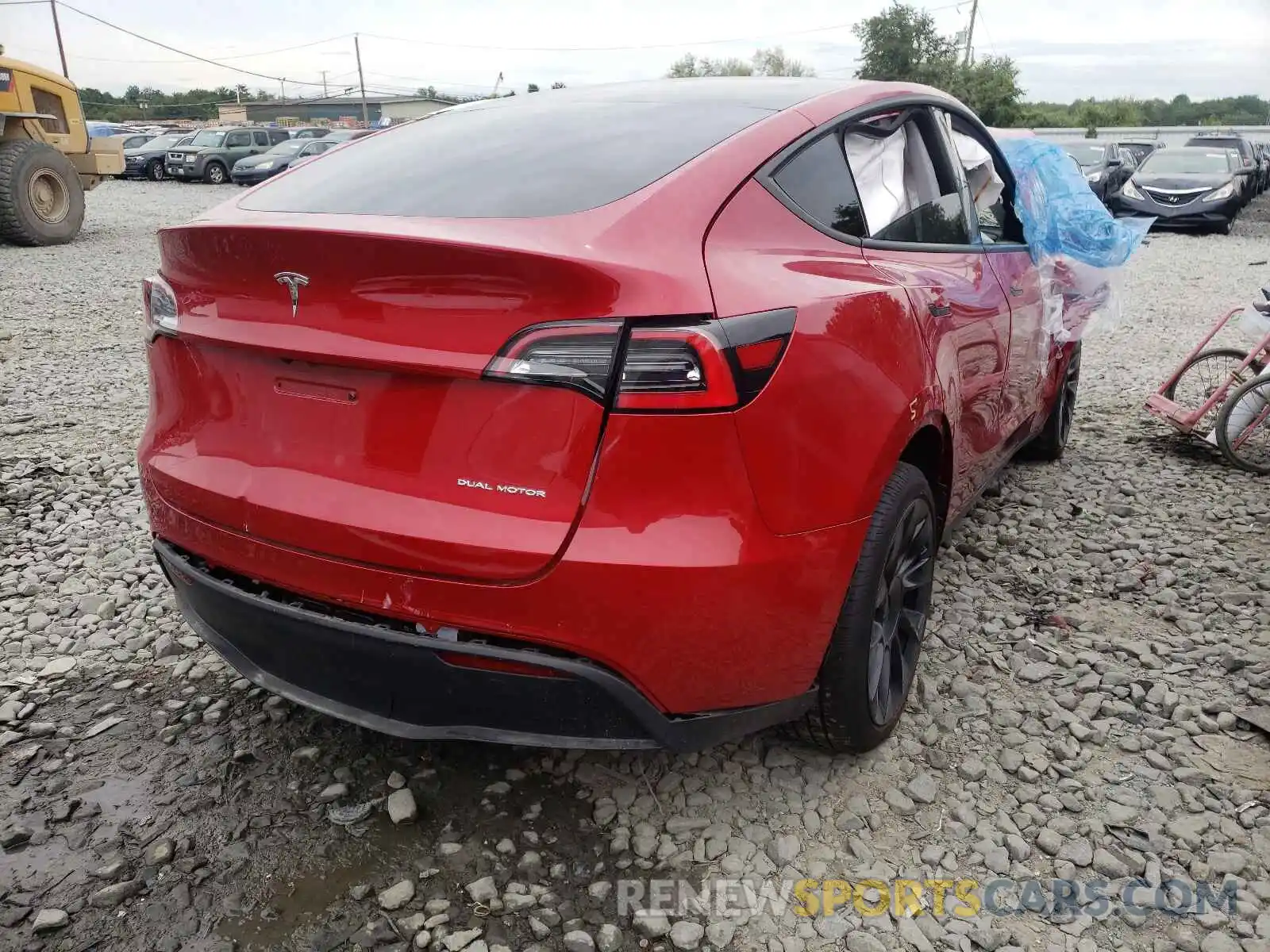 4 Photograph of a damaged car 5YJYGDEE9MF125659 TESLA MODEL Y 2021