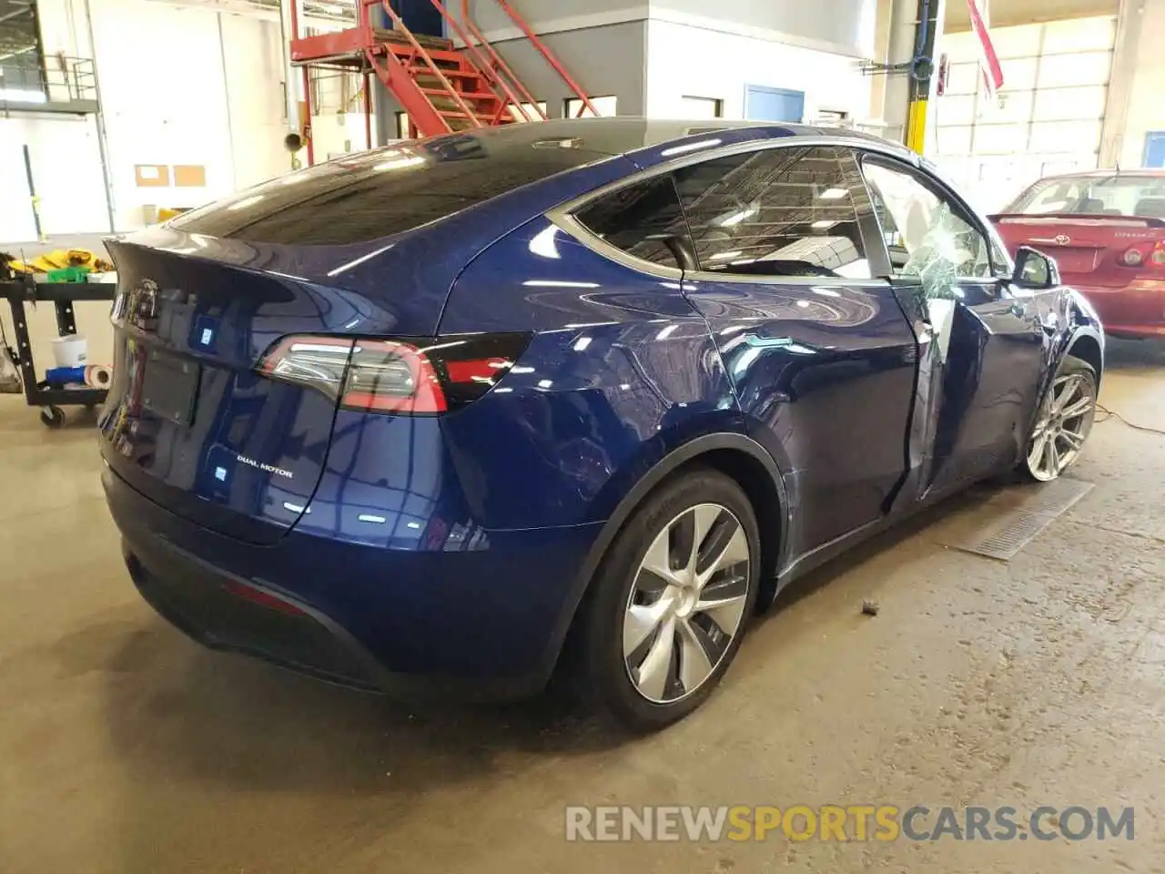 4 Photograph of a damaged car 5YJYGDEE9MF130912 TESLA MODEL Y 2021