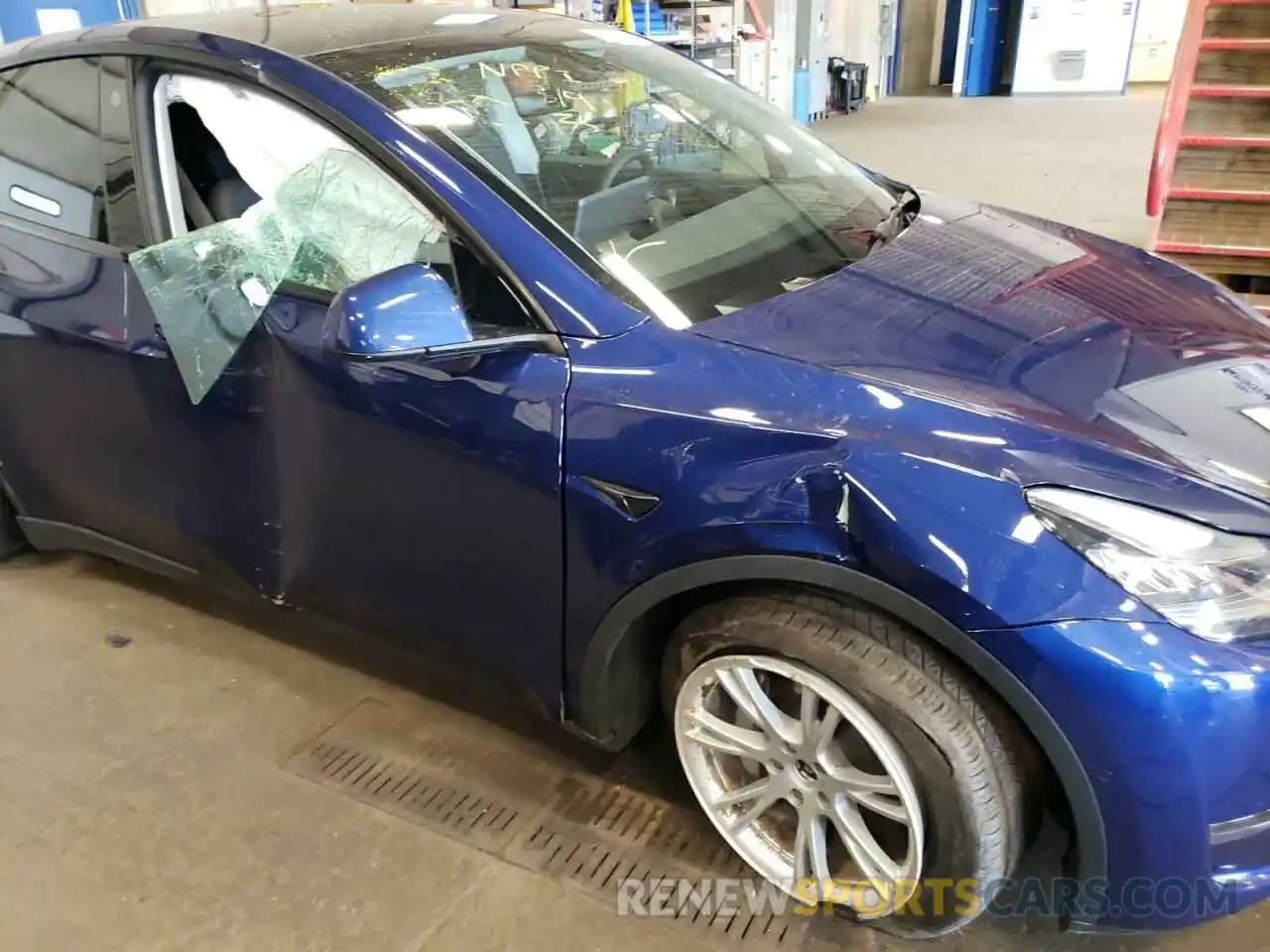 9 Photograph of a damaged car 5YJYGDEE9MF130912 TESLA MODEL Y 2021