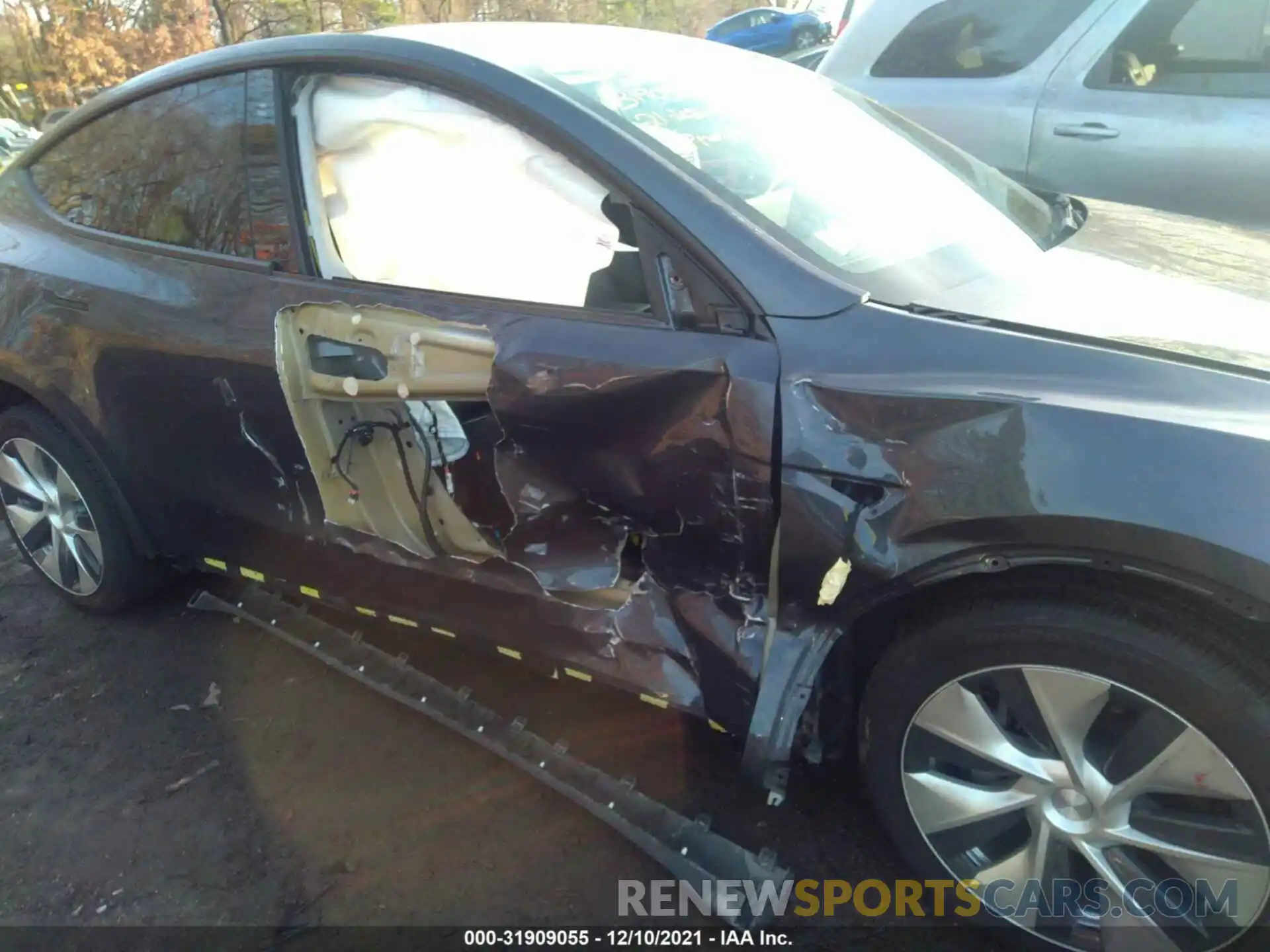 6 Photograph of a damaged car 5YJYGDEE9MF131221 TESLA MODEL Y 2021