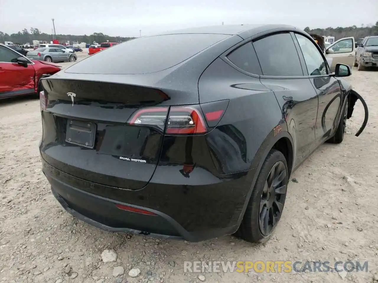 4 Photograph of a damaged car 5YJYGDEE9MF149735 TESLA MODEL Y 2021