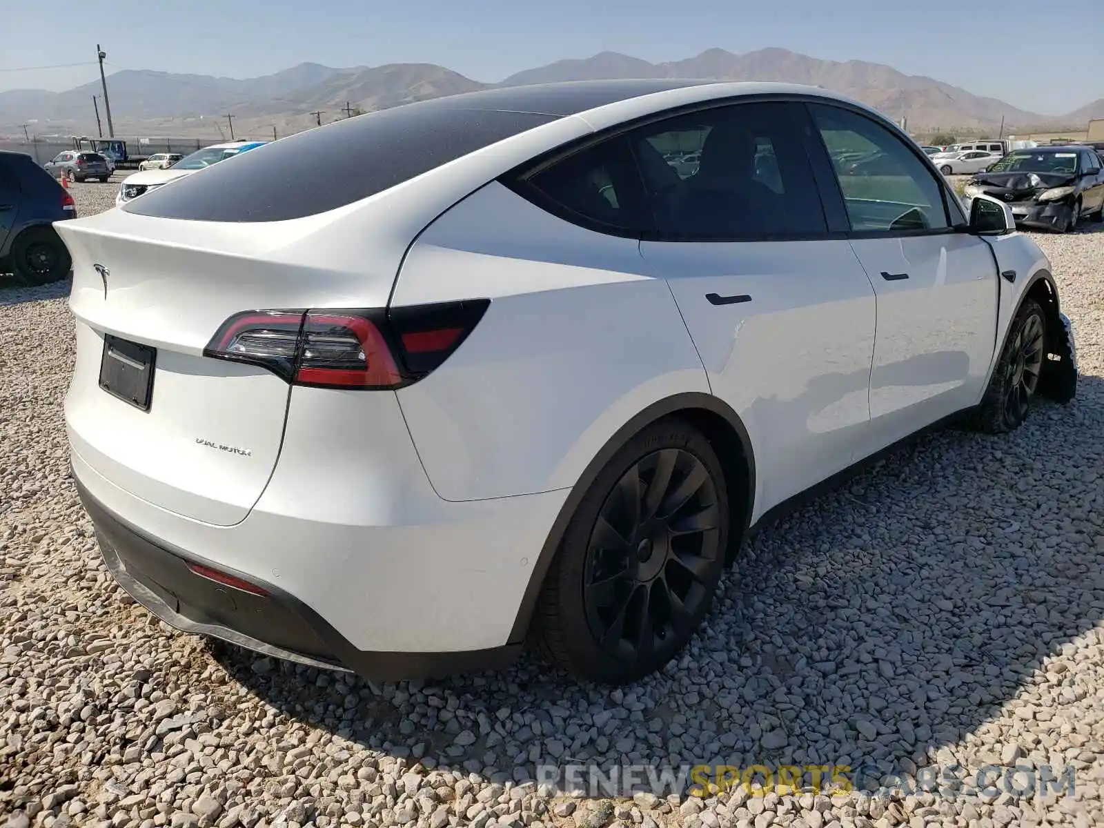 4 Photograph of a damaged car 5YJYGDEE9MF158208 TESLA MODEL Y 2021