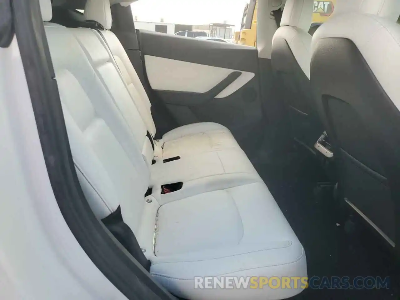 10 Photograph of a damaged car 5YJYGDEE9MF158337 TESLA MODEL Y 2021