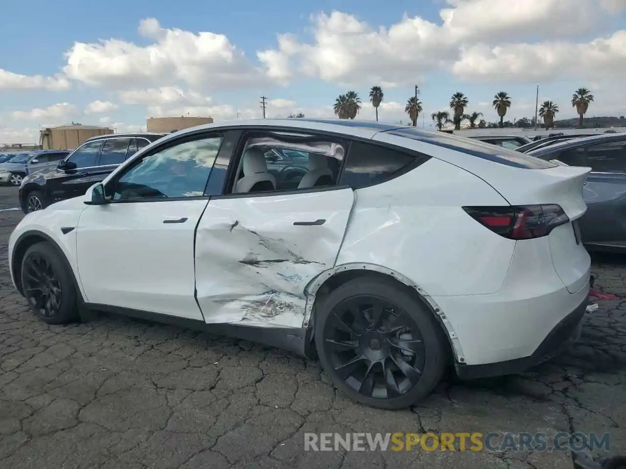 2 Photograph of a damaged car 5YJYGDEE9MF158337 TESLA MODEL Y 2021