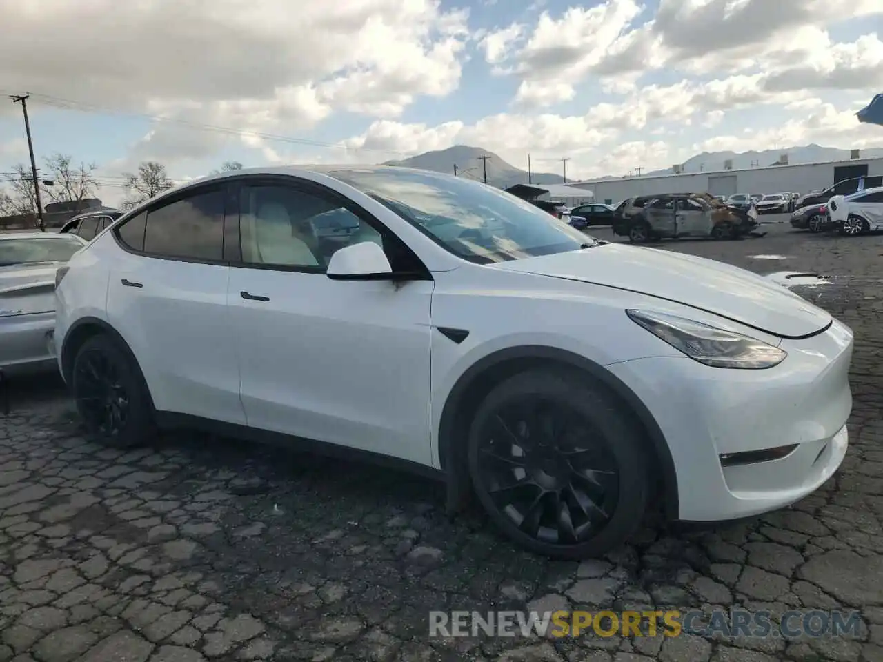 4 Фотография поврежденного автомобиля 5YJYGDEE9MF158337 TESLA MODEL Y 2021