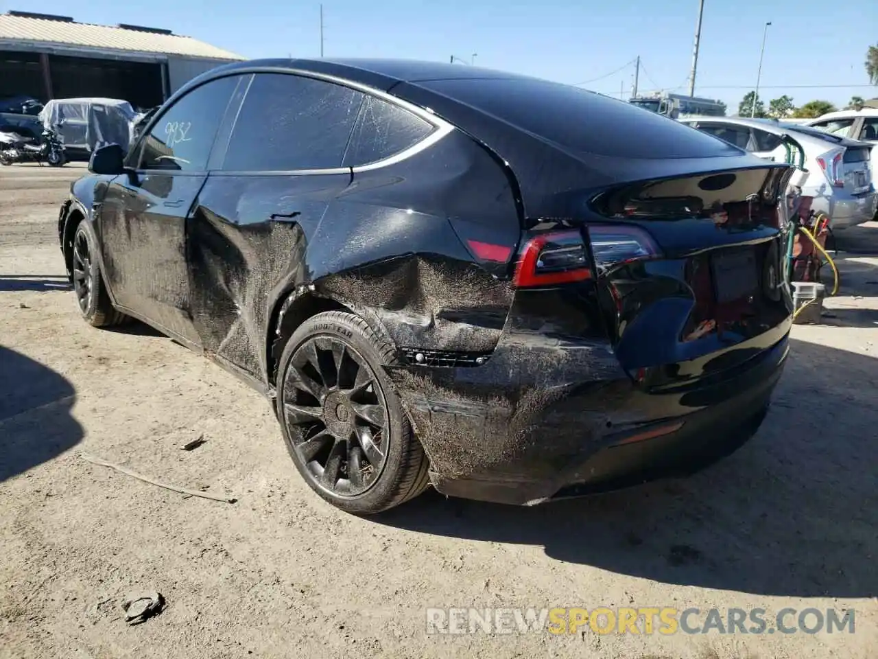 3 Photograph of a damaged car 5YJYGDEE9MF184789 TESLA MODEL Y 2021