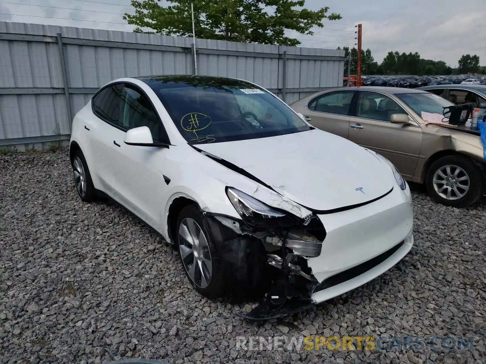 1 Photograph of a damaged car 5YJYGDEE9MF184890 TESLA MODEL Y 2021