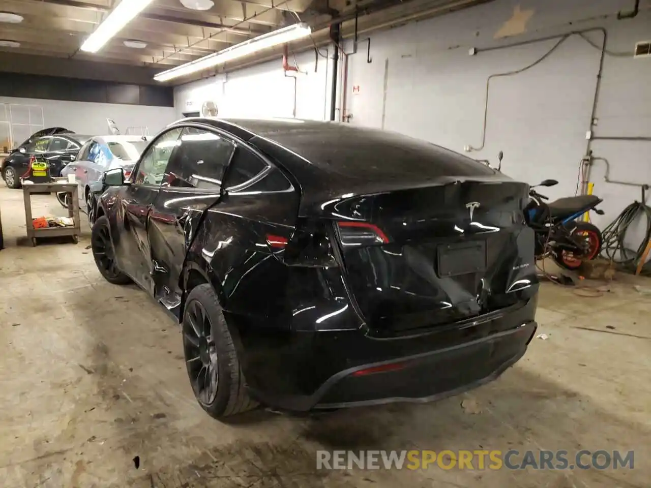 3 Photograph of a damaged car 5YJYGDEE9MF185201 TESLA MODEL Y 2021