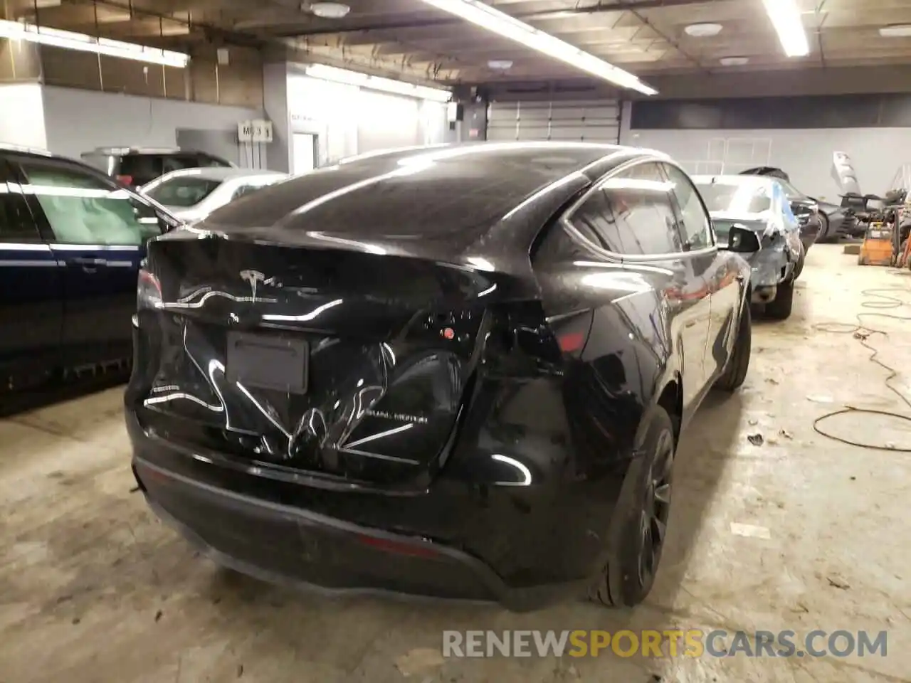 4 Photograph of a damaged car 5YJYGDEE9MF185201 TESLA MODEL Y 2021