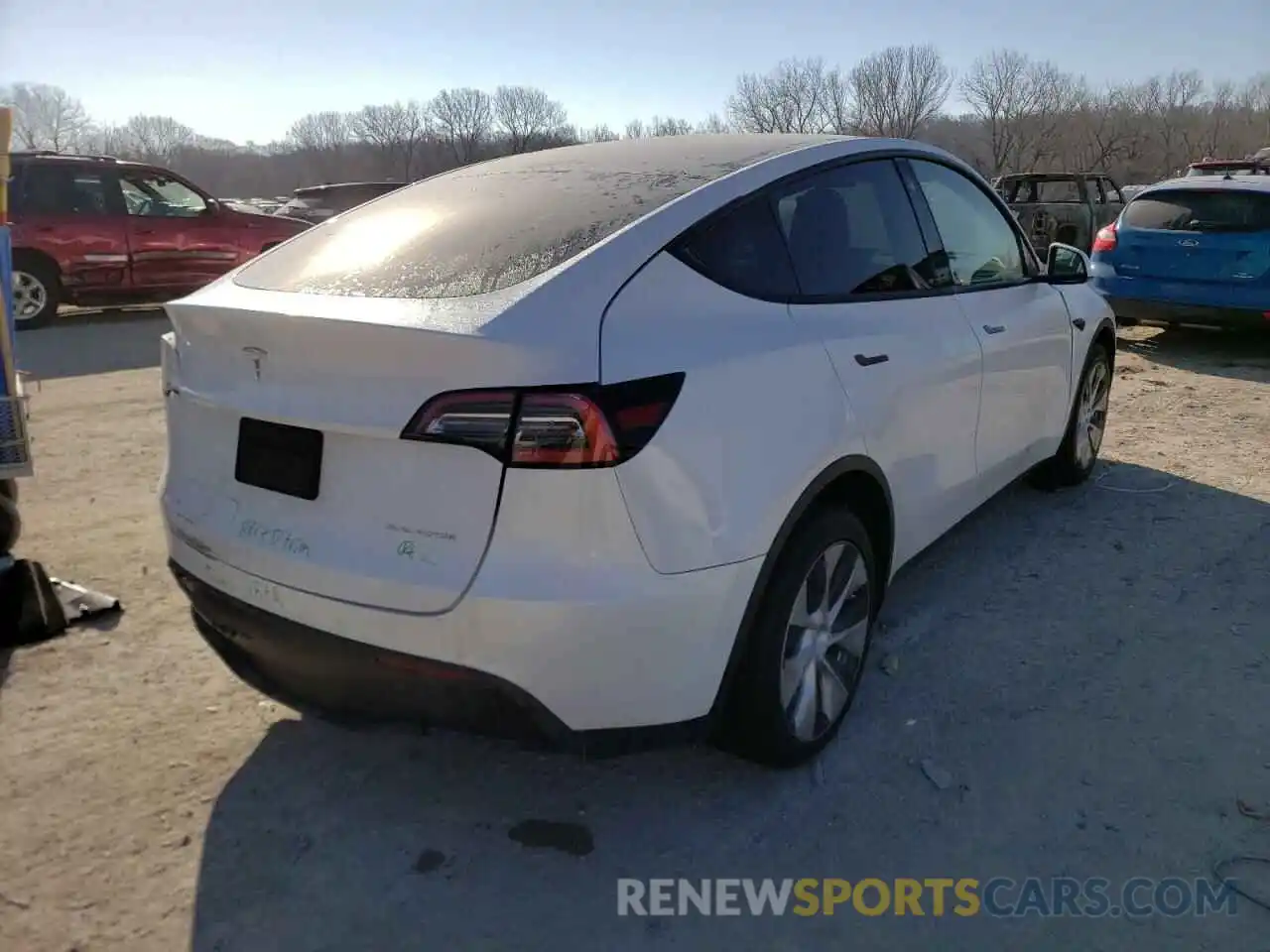 4 Photograph of a damaged car 5YJYGDEE9MF185263 TESLA MODEL Y 2021